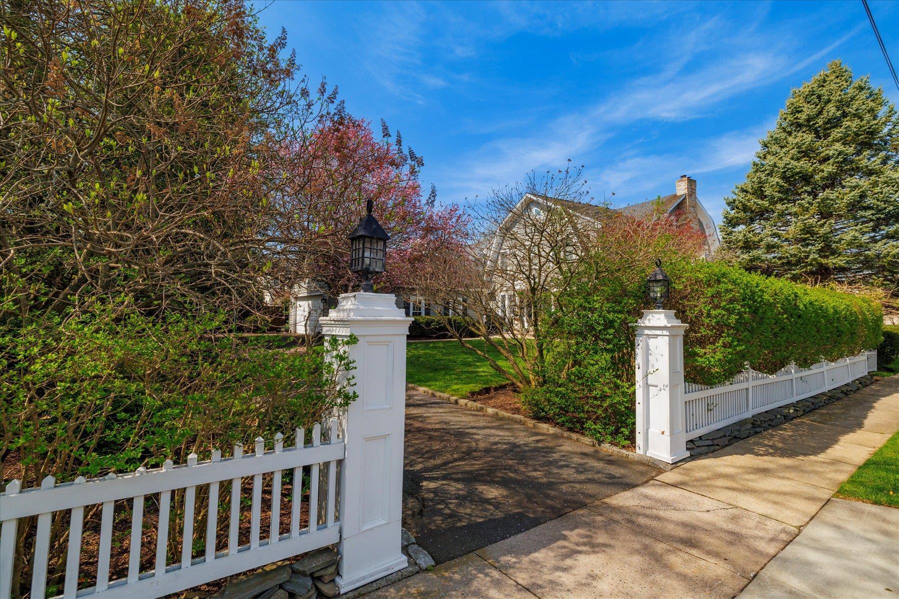 Single Family Hempstead  Nassau County, NY 11570, MLS-852546-6