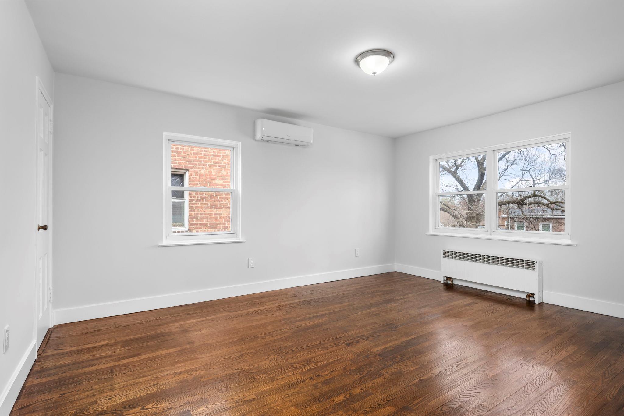 Single Family Tenbroeck  Bronx, NY 10469, MLS-852547-17