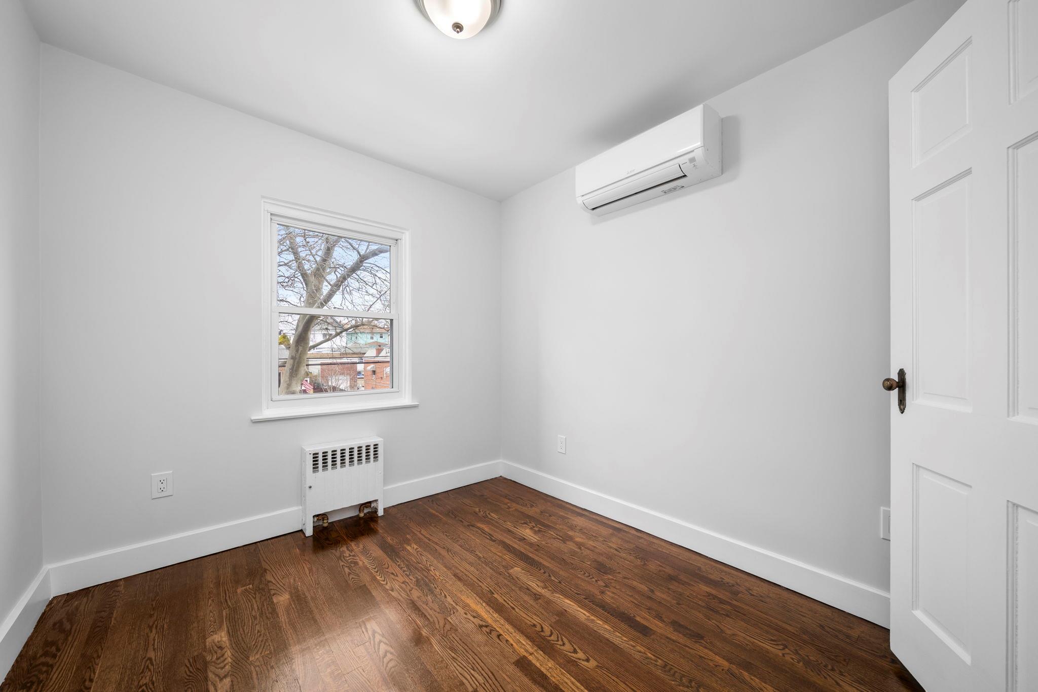 Single Family Tenbroeck  Bronx, NY 10469, MLS-852547-19