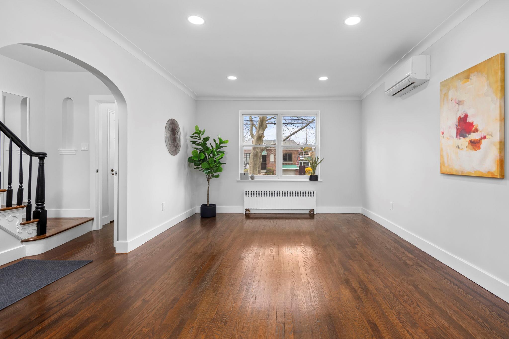 Single Family Tenbroeck  Bronx, NY 10469, MLS-852547-4