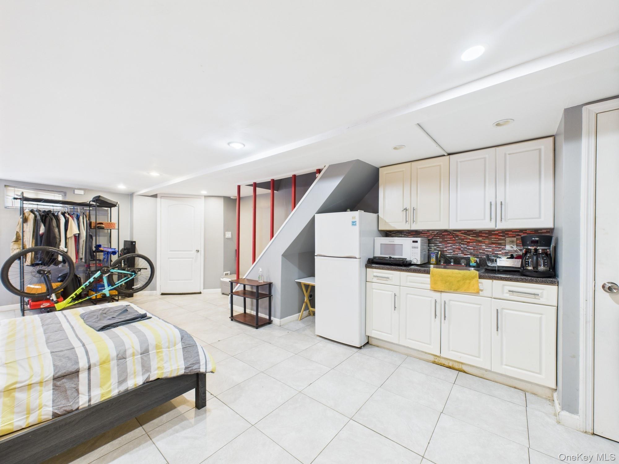 Single Family 223rd Bronx, NY 10466, MLS-852550-23