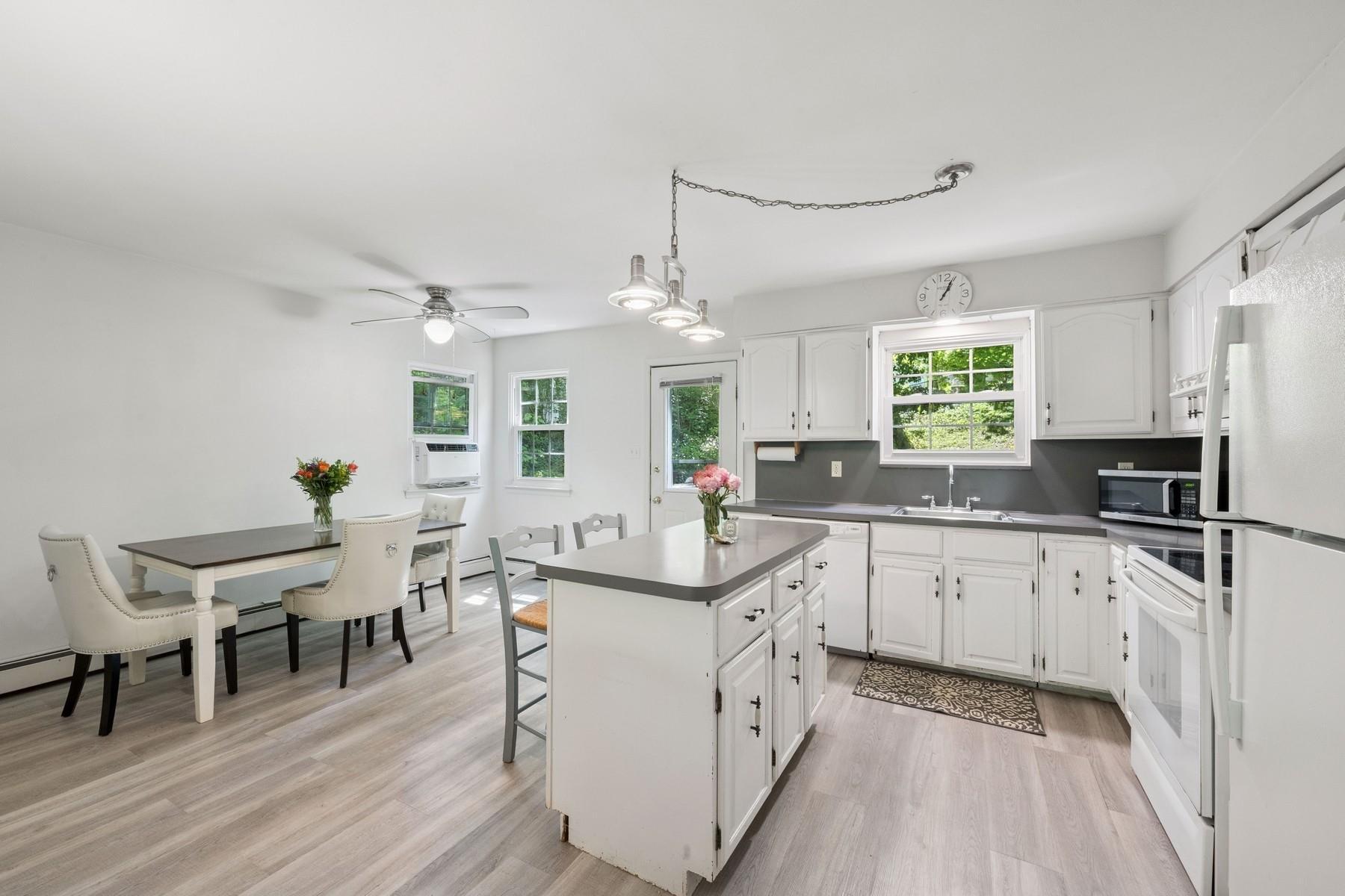 Single Family Centershore  Suffolk County, NY 11721, MLS-852551-7