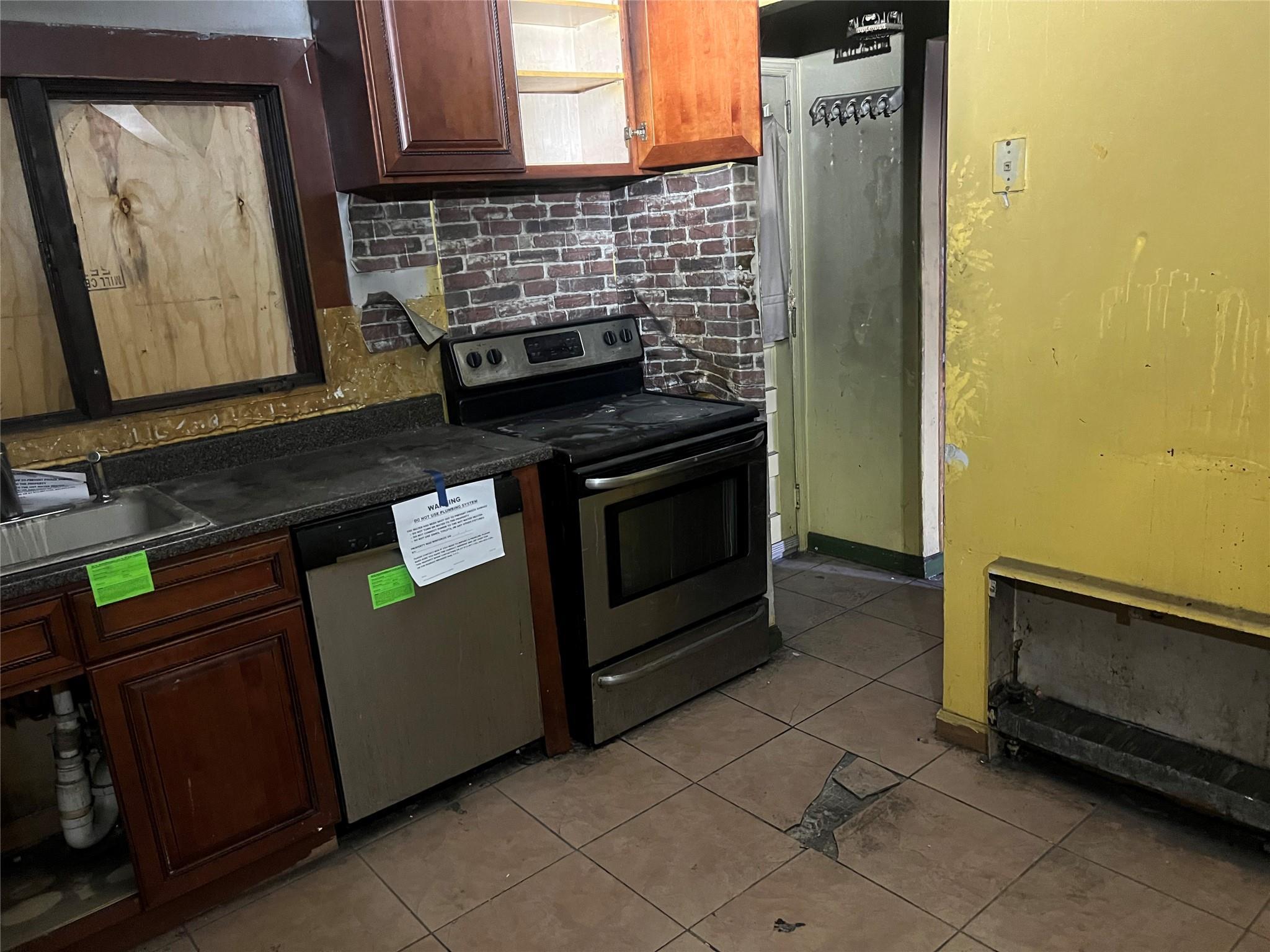 Single Family Parkhurst  Nassau County, NY 11003, MLS-852577-11