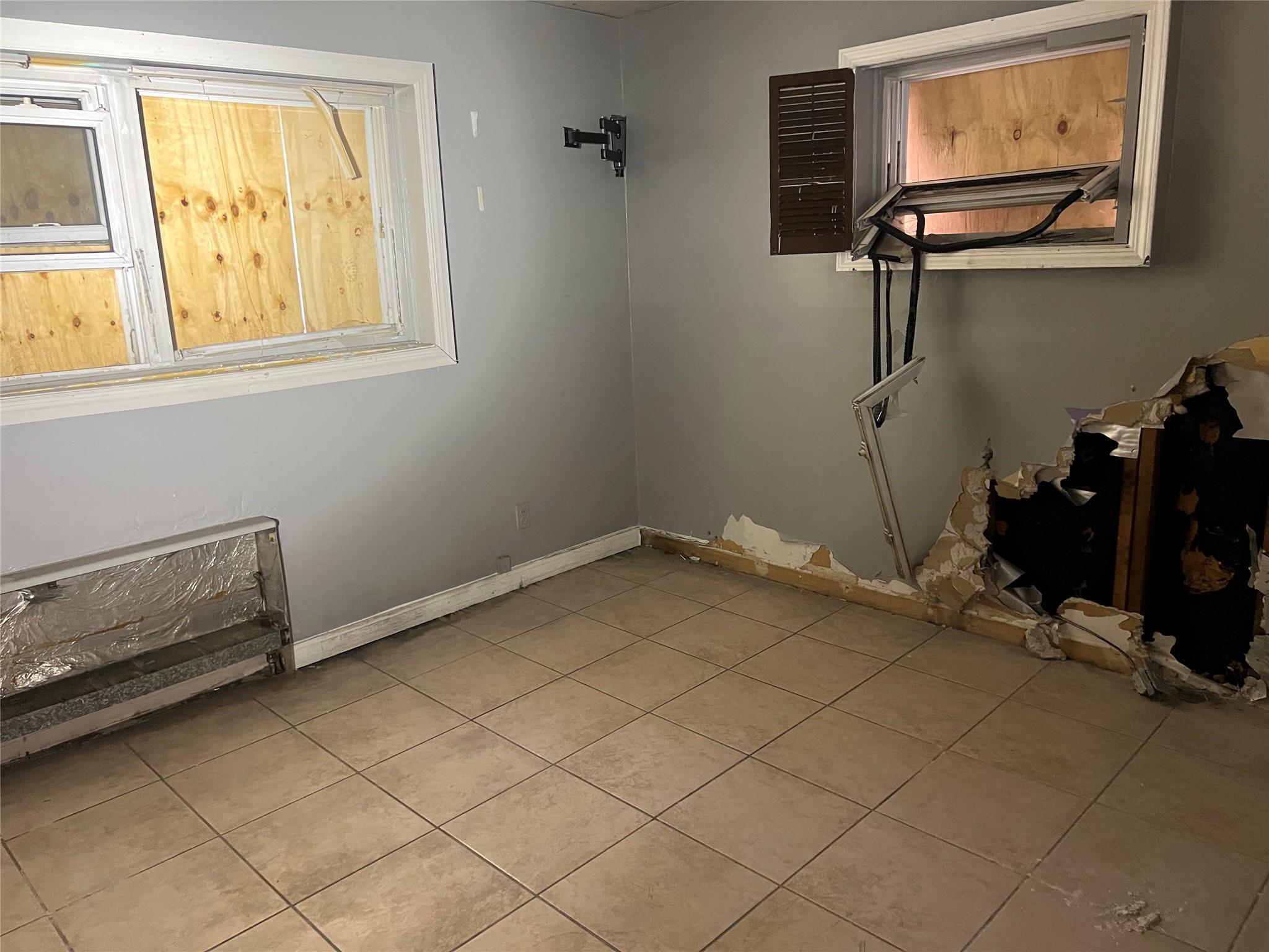 Single Family Parkhurst  Nassau County, NY 11003, MLS-852577-9