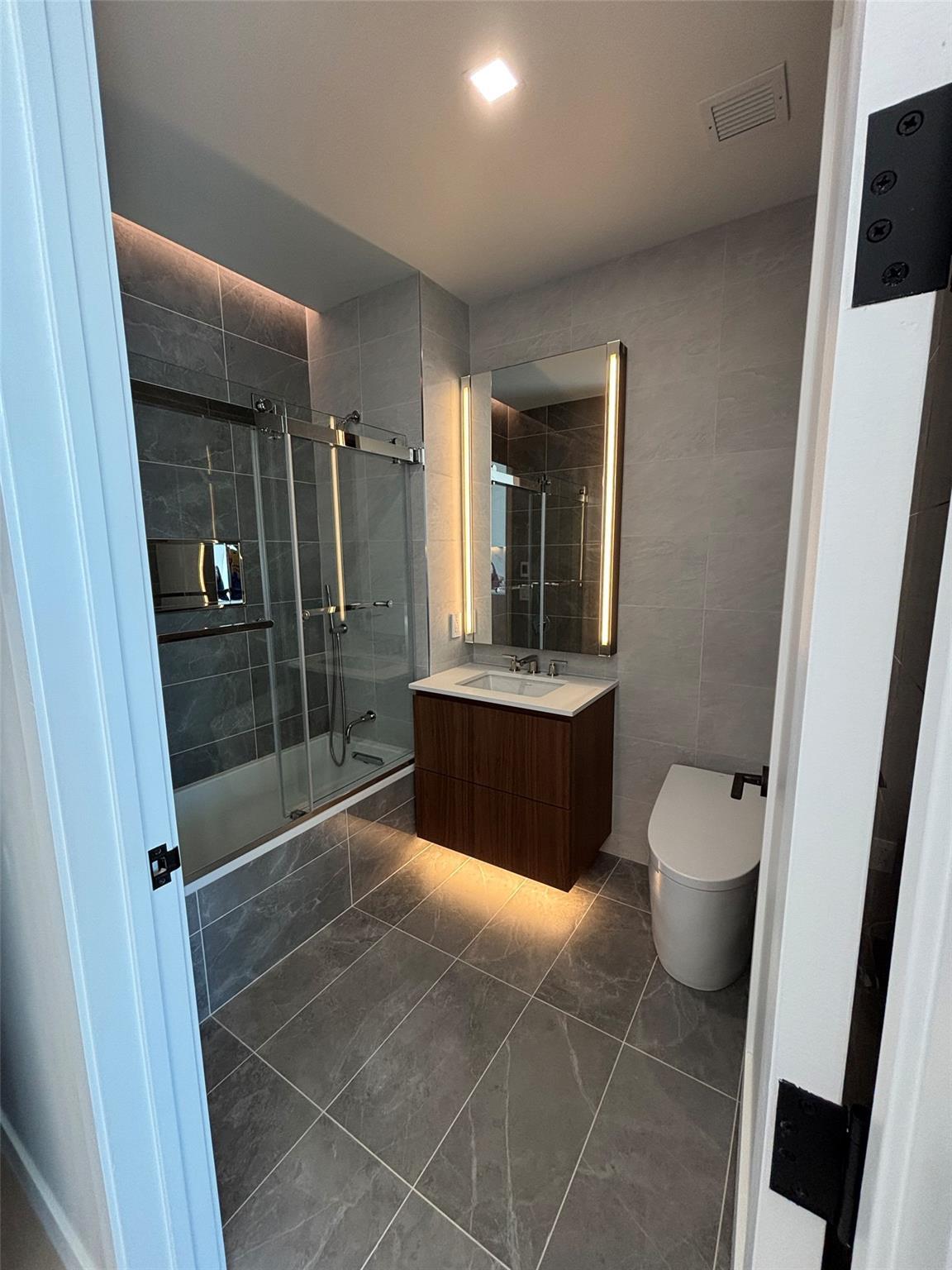 Apartment Leavitt  Queens, NY 11354, MLS-852581-3
