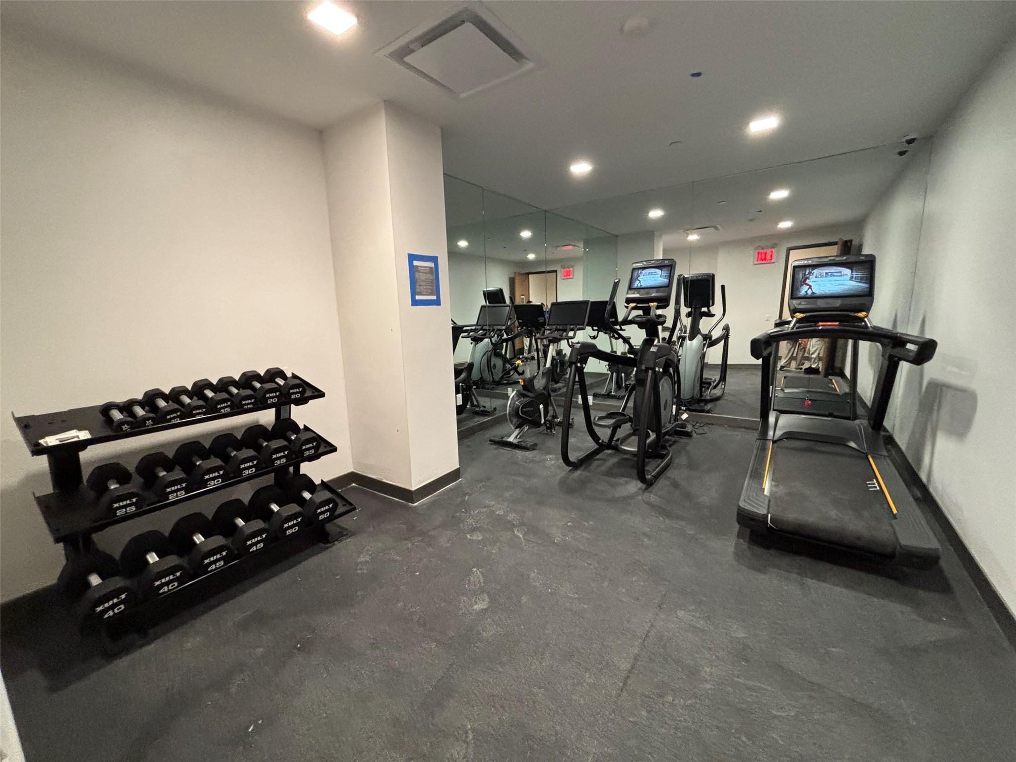 Apartment Leavitt  Queens, NY 11354, MLS-852581-8
