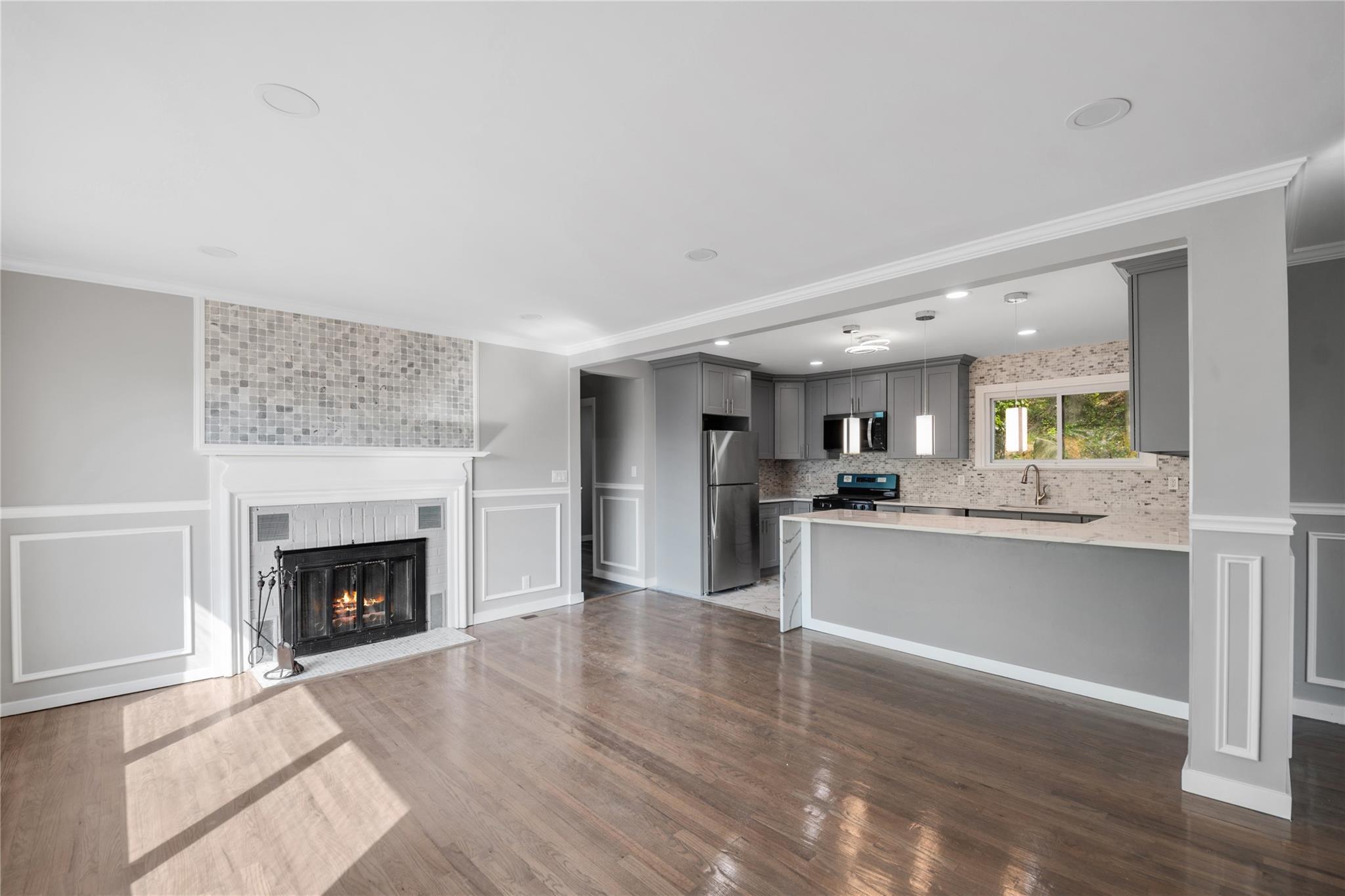Single Family Courter  Westchester County, NY 10705, MLS-852590-4