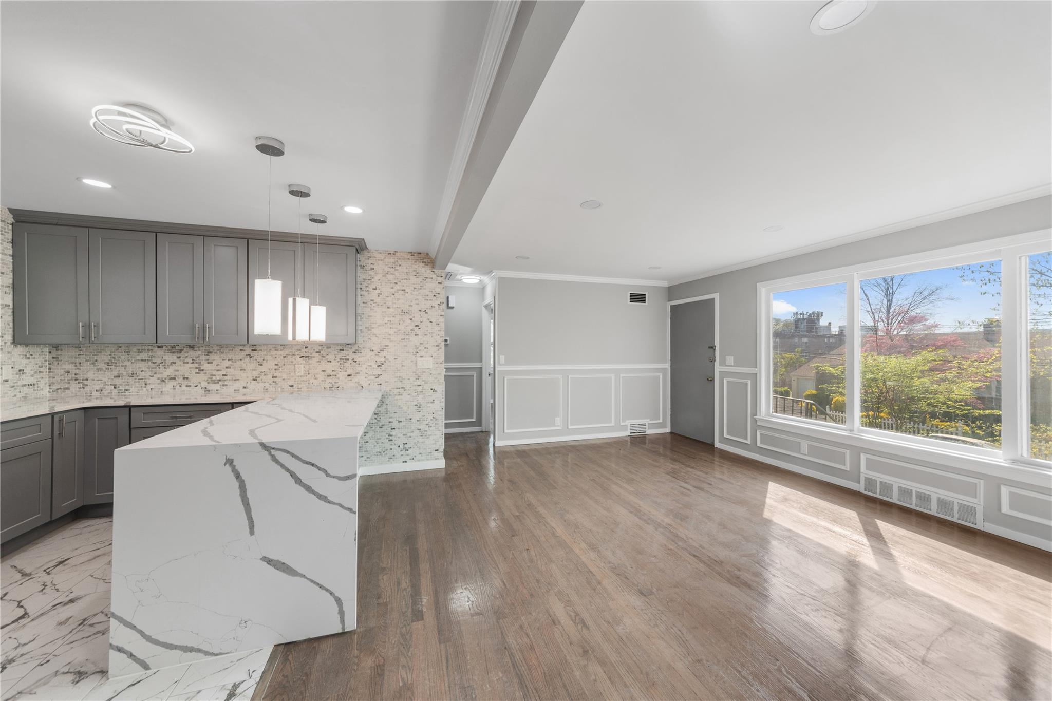 Single Family Courter  Westchester County, NY 10705, MLS-852590-5