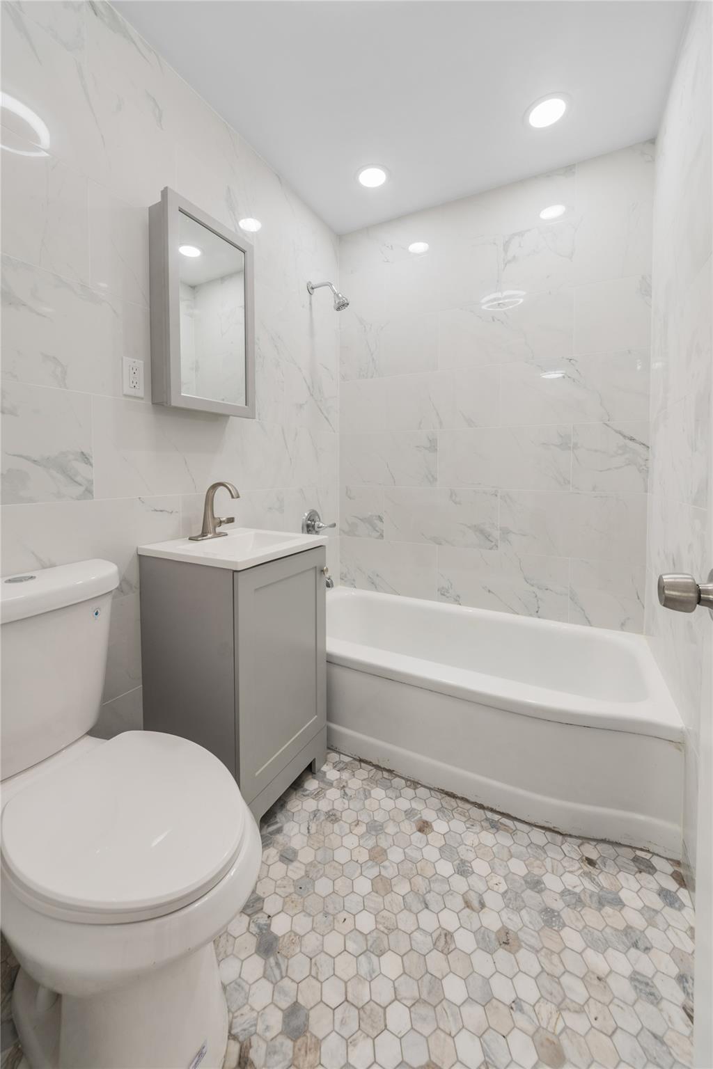 Single Family Courter  Westchester County, NY 10705, MLS-852590-9