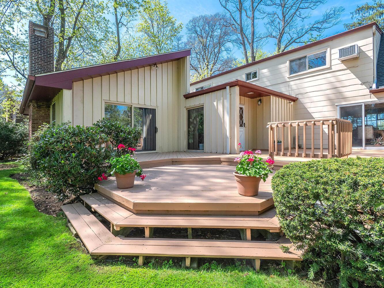 Single Family Stonytown  Nassau County, NY 11030, MLS-852594-2