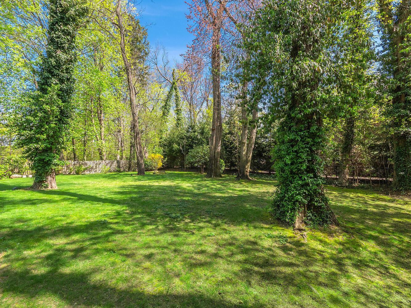 Single Family Stonytown  Nassau County, NY 11030, MLS-852594-27