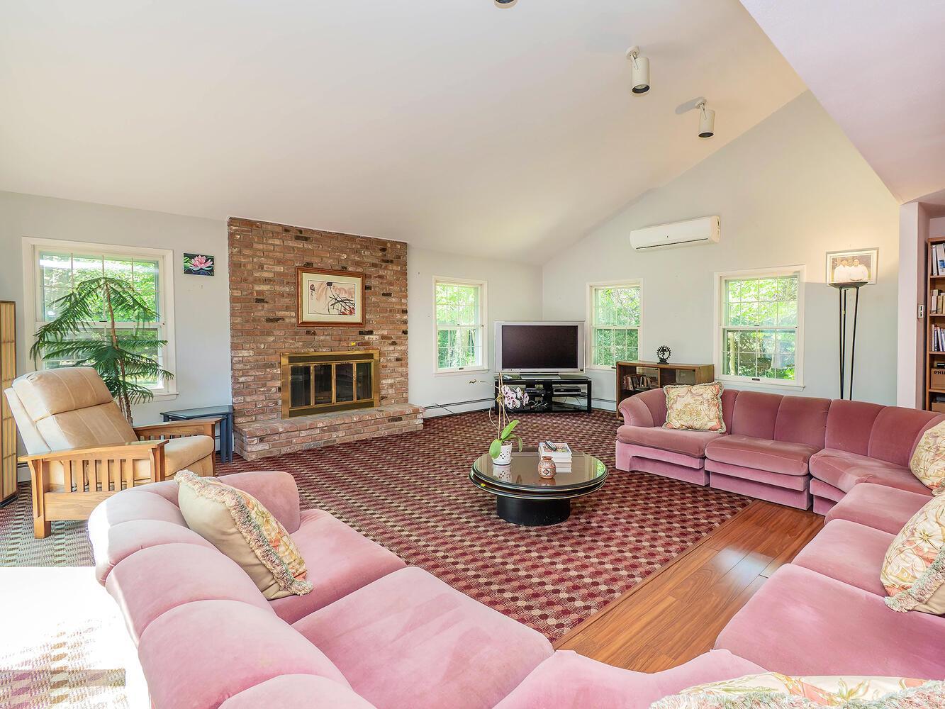 Single Family Stonytown  Nassau County, NY 11030, MLS-852594-4