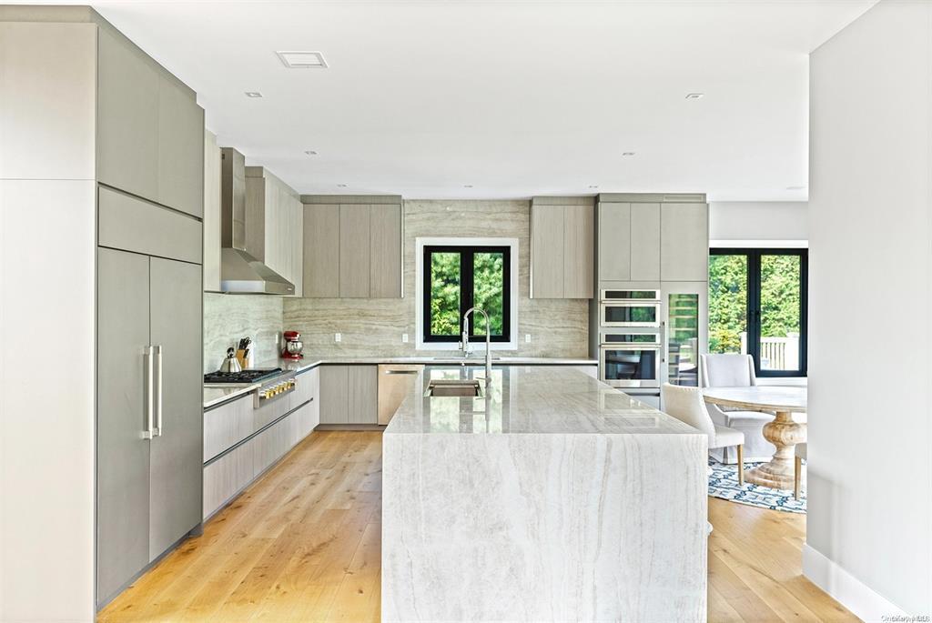 Single Family Main  Suffolk County, NY 11968, MLS-852599-9