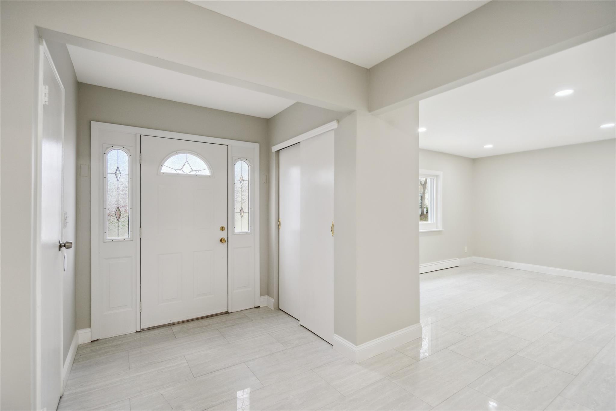 Single Family Pinewood  Suffolk County, NY 11725, MLS-852620-10