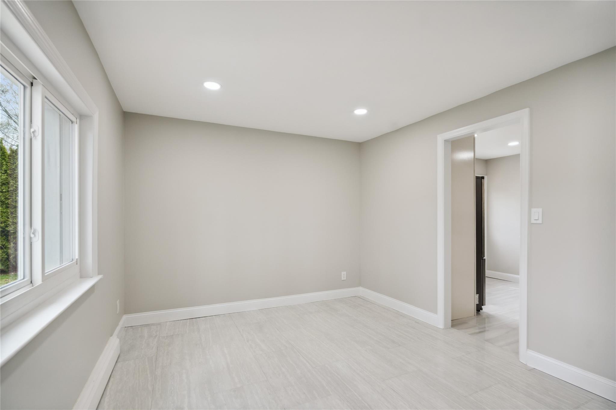 Single Family Pinewood  Suffolk County, NY 11725, MLS-852620-11