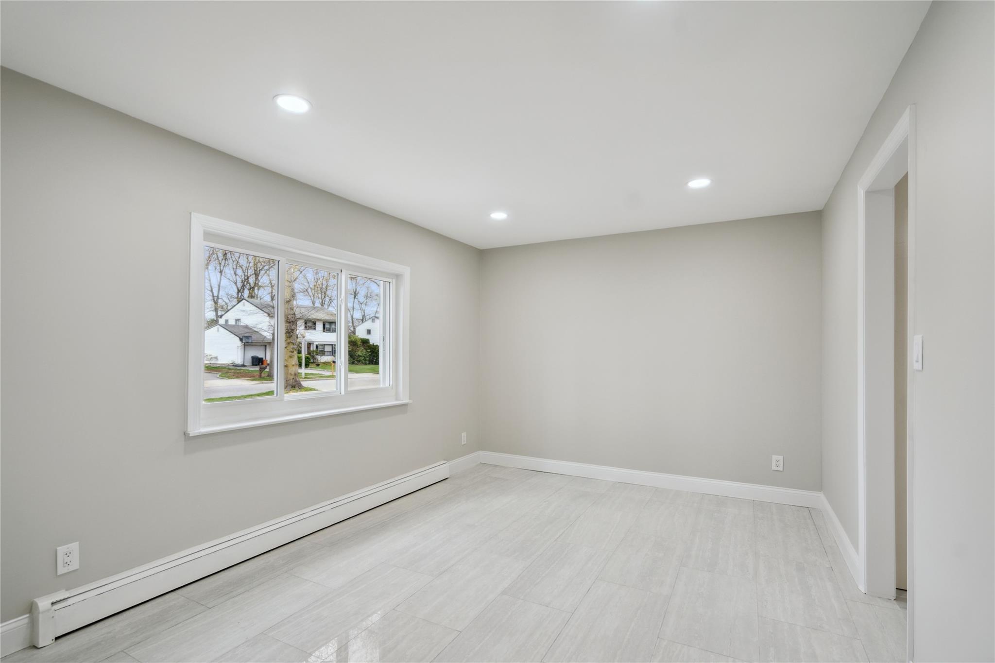 Single Family Pinewood  Suffolk County, NY 11725, MLS-852620-12