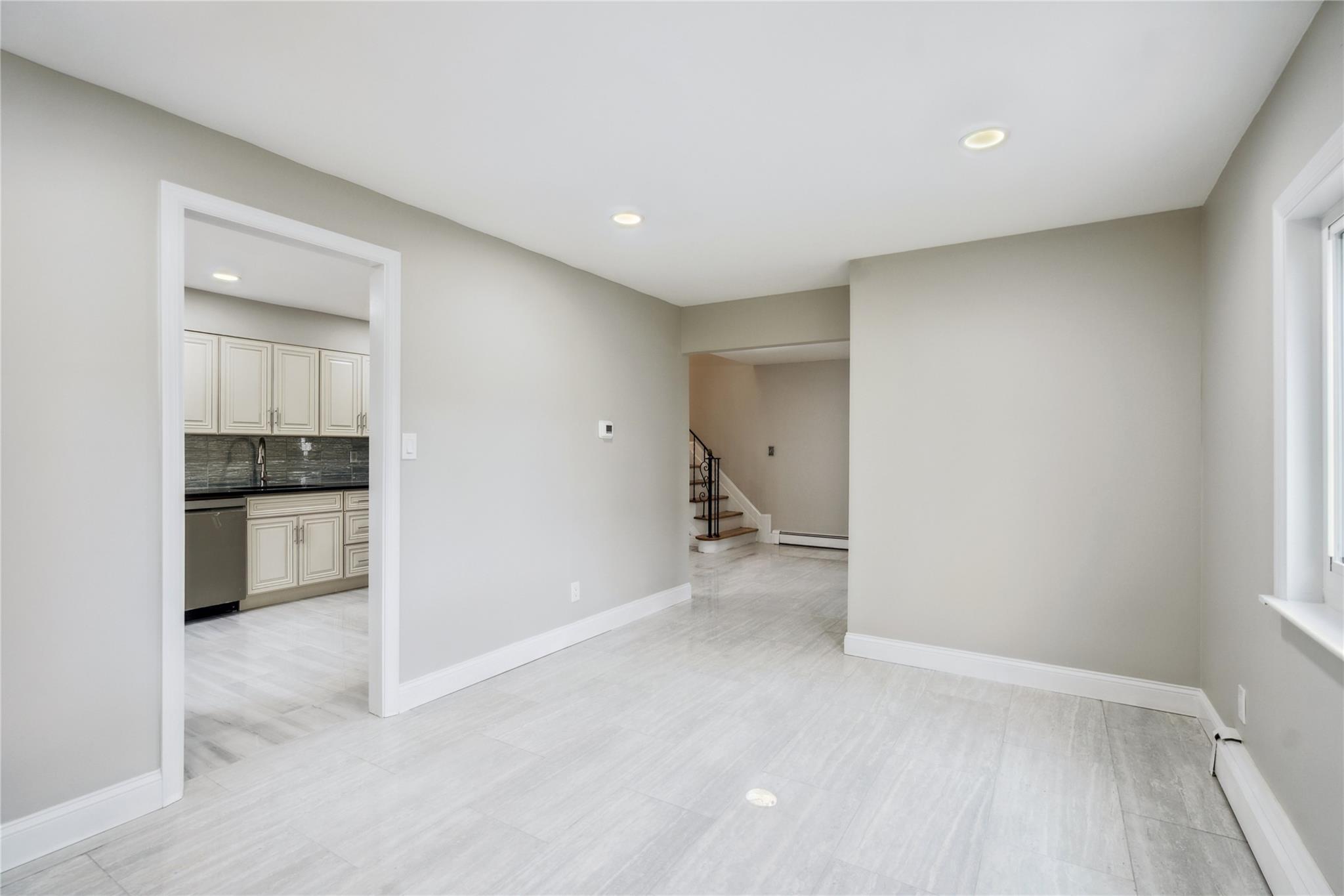 Single Family Pinewood  Suffolk County, NY 11725, MLS-852620-13