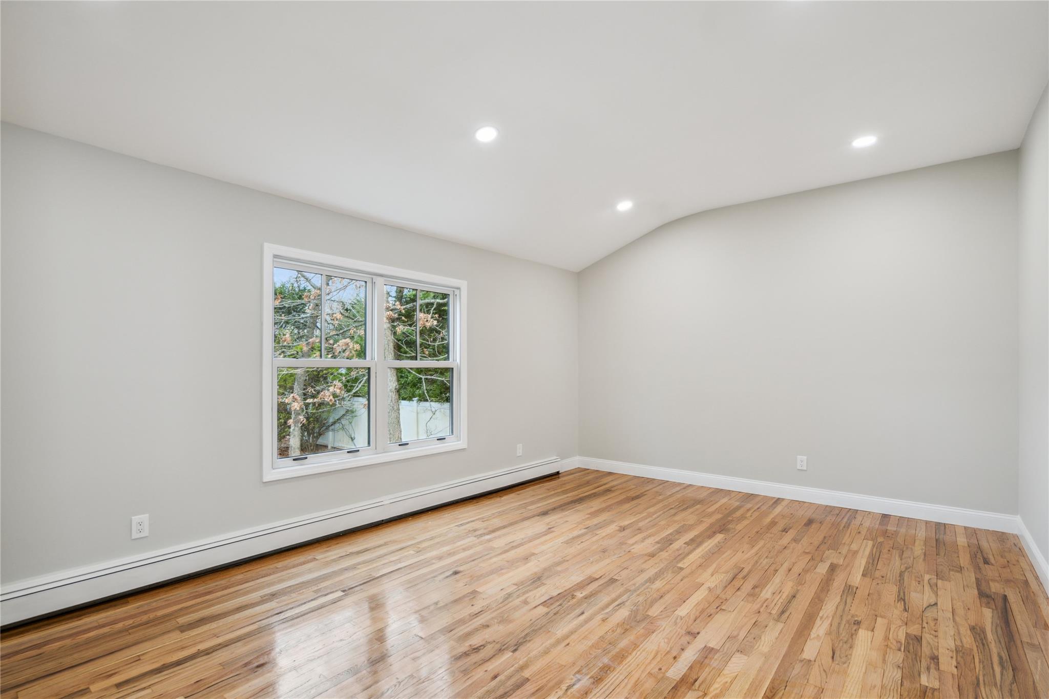 Single Family Pinewood  Suffolk County, NY 11725, MLS-852620-21