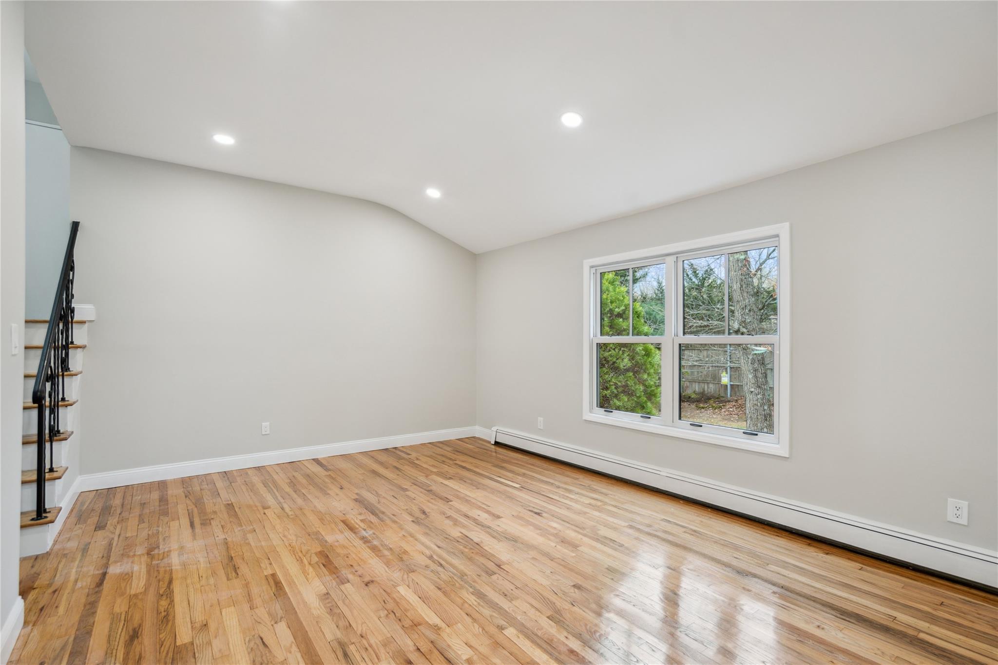 Single Family Pinewood  Suffolk County, NY 11725, MLS-852620-23
