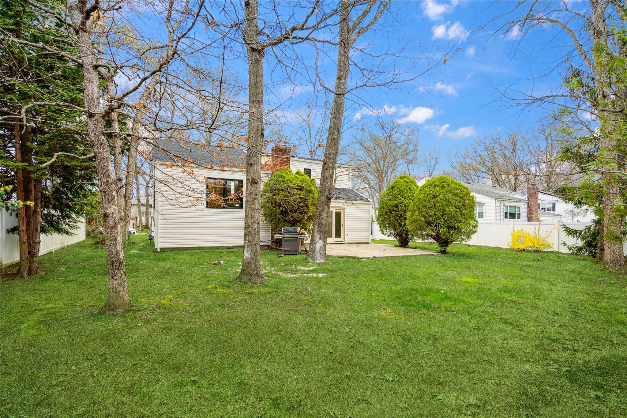 Single Family Pinewood  Suffolk County, NY 11725, MLS-852620-42
