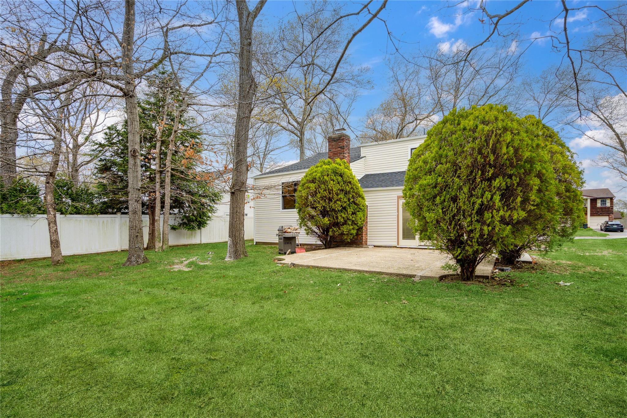 Single Family Pinewood  Suffolk County, NY 11725, MLS-852620-43