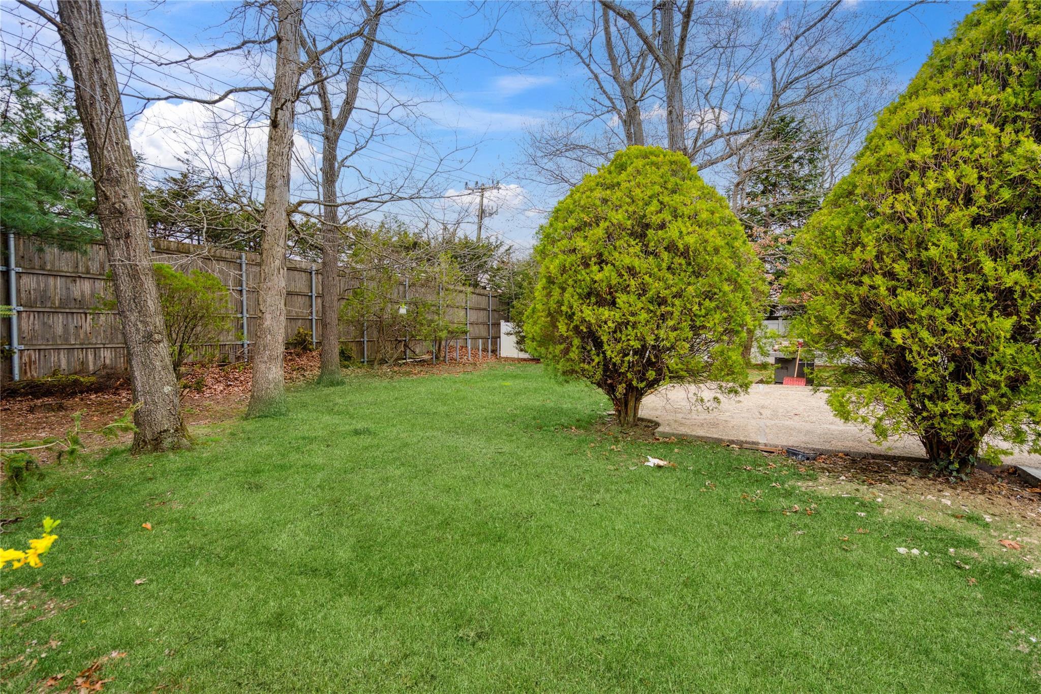 Single Family Pinewood  Suffolk County, NY 11725, MLS-852620-44