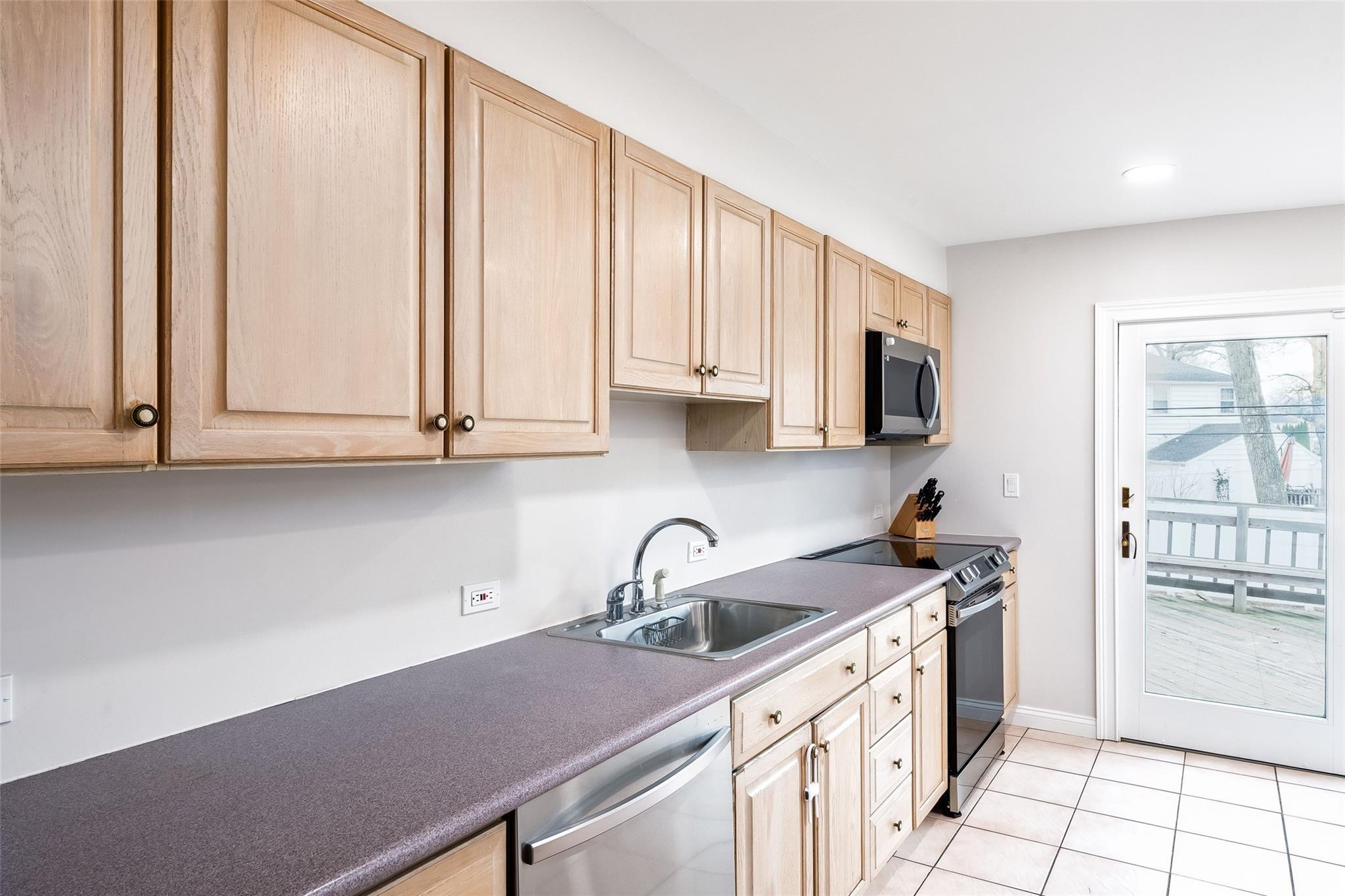 Single Family Decatur  Nassau County, NY 11710, MLS-852633-26