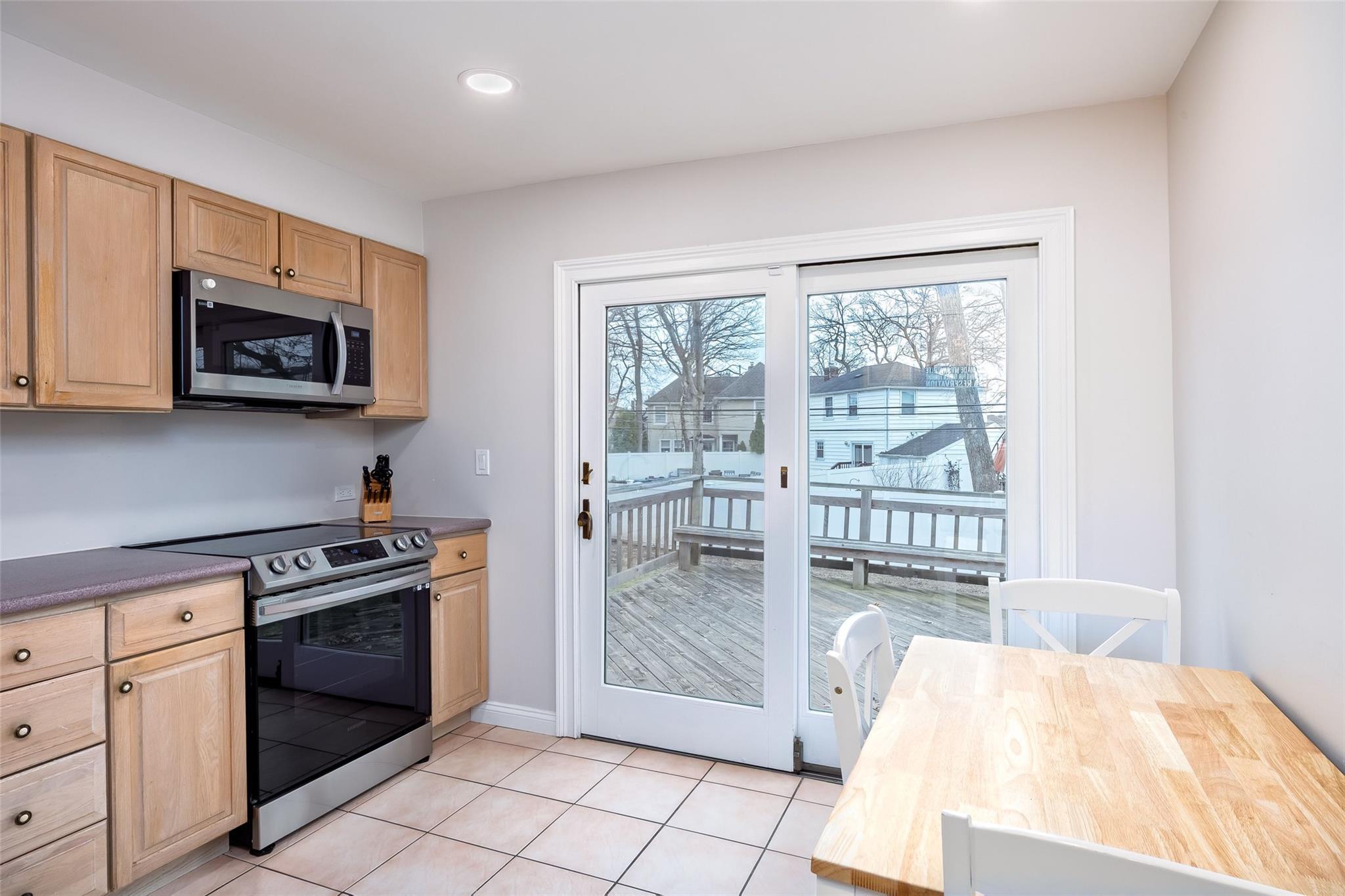 Single Family Decatur  Nassau County, NY 11710, MLS-852633-28