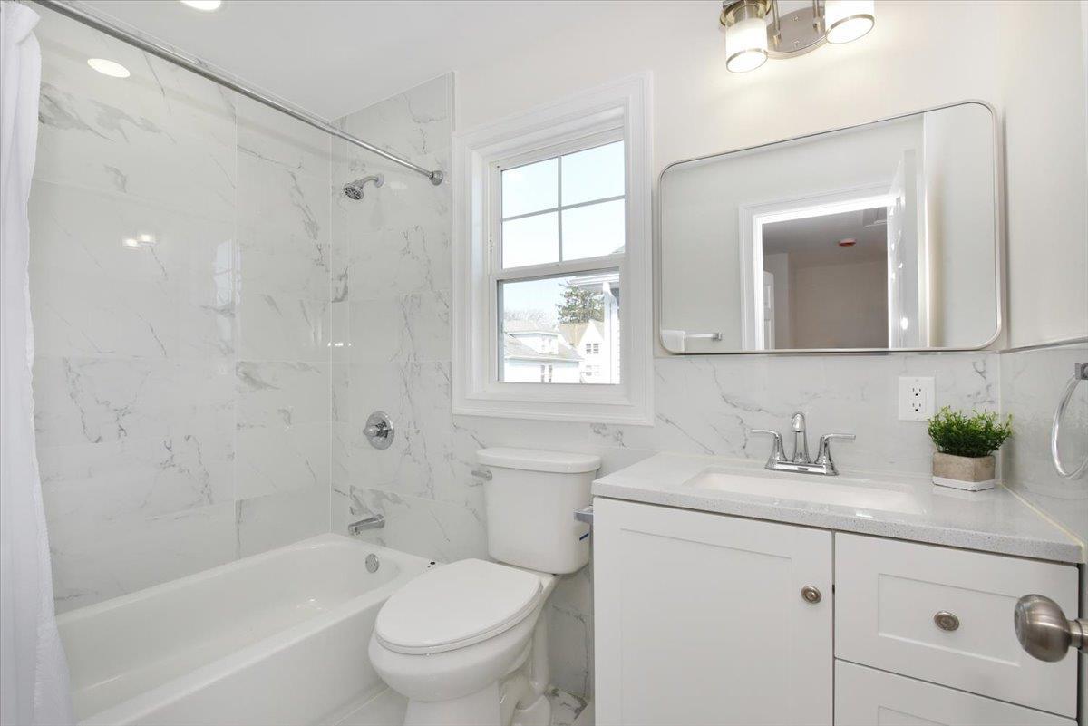 Single Family Hewlett  Nassau County, NY 11550, MLS-852643-20