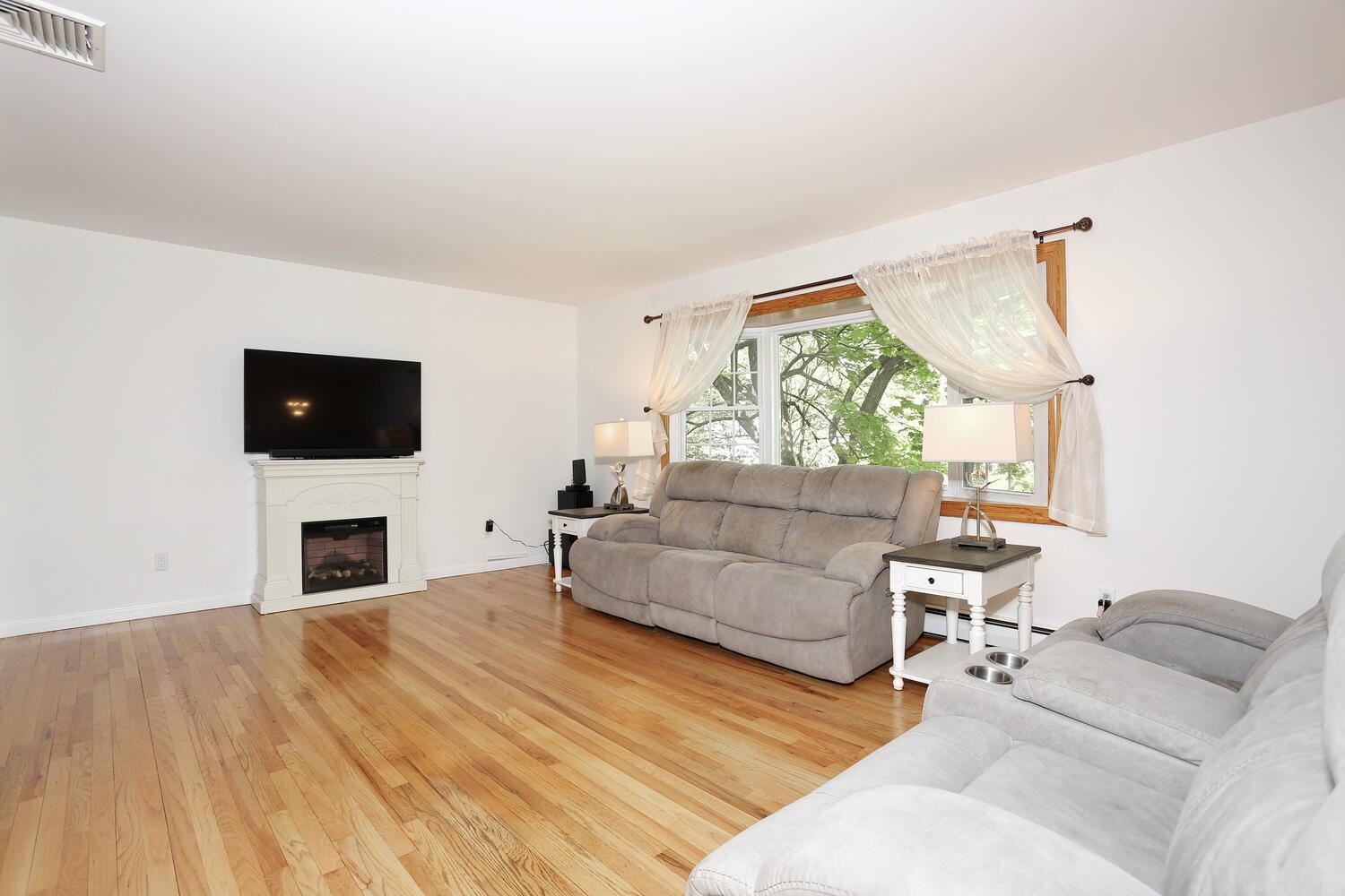 Single Family Augur  Rockland County, NY 10901, MLS-852650-5