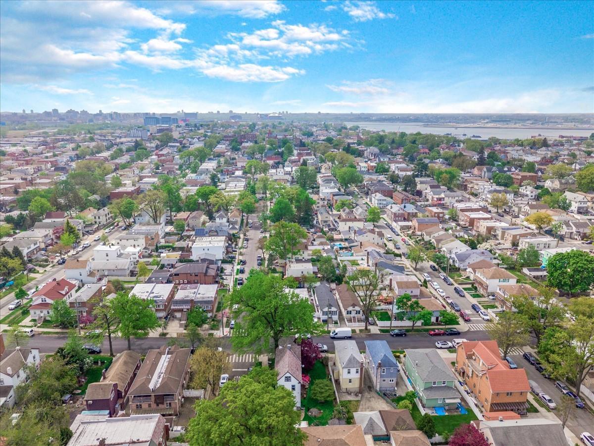 Single Family 7  Queens, NY 11356, MLS-852653-27