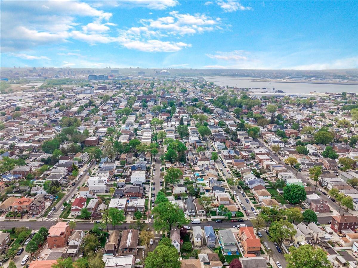 Single Family 7  Queens, NY 11356, MLS-852653-28