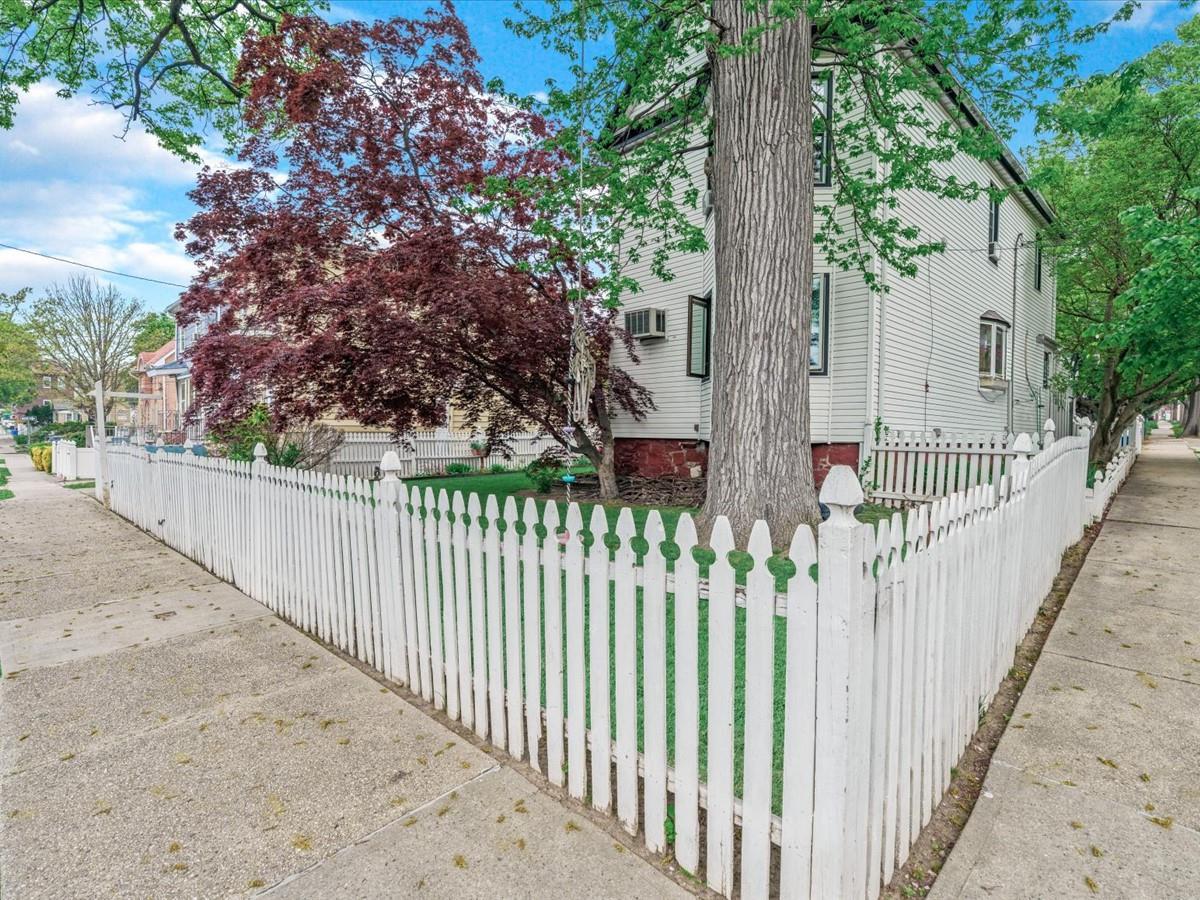 Single Family 7  Queens, NY 11356, MLS-852653-6
