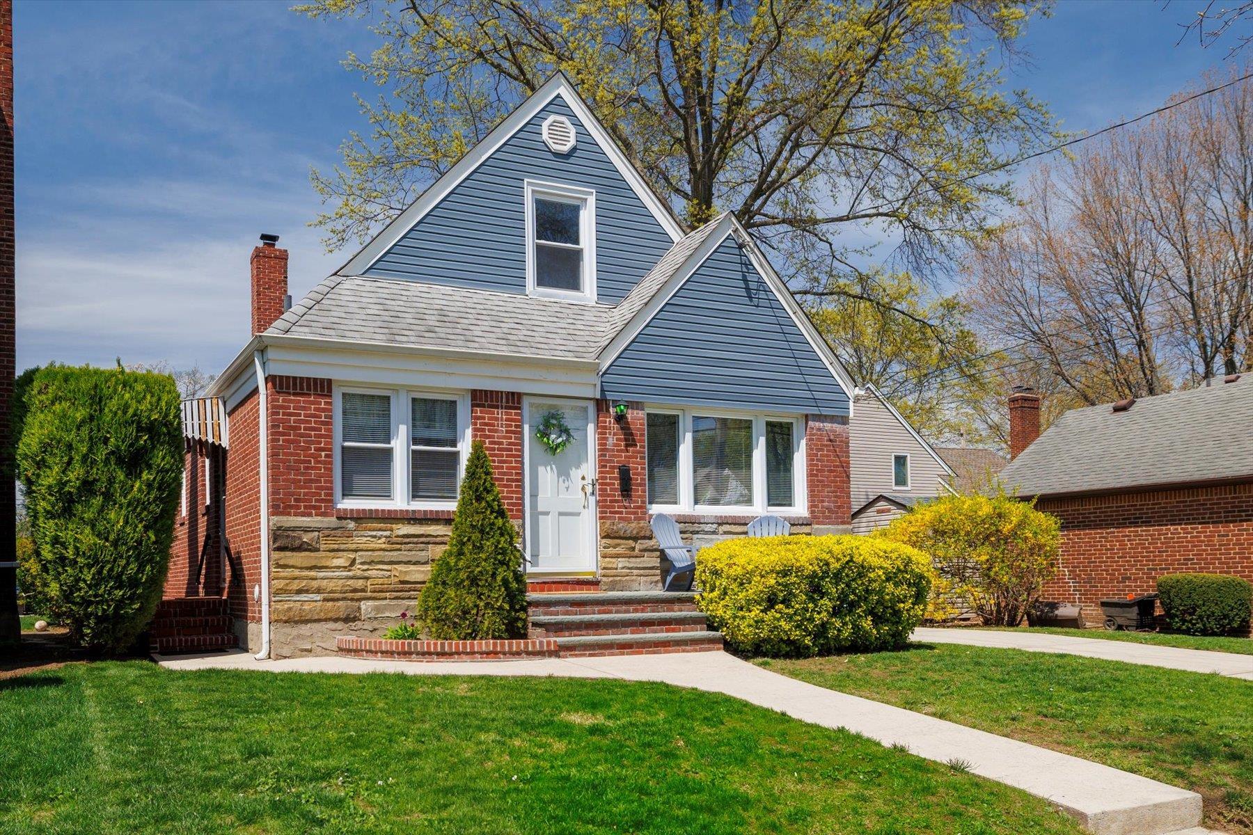 Single Family Poplar  Nassau County, NY 11001, MLS-852681-2