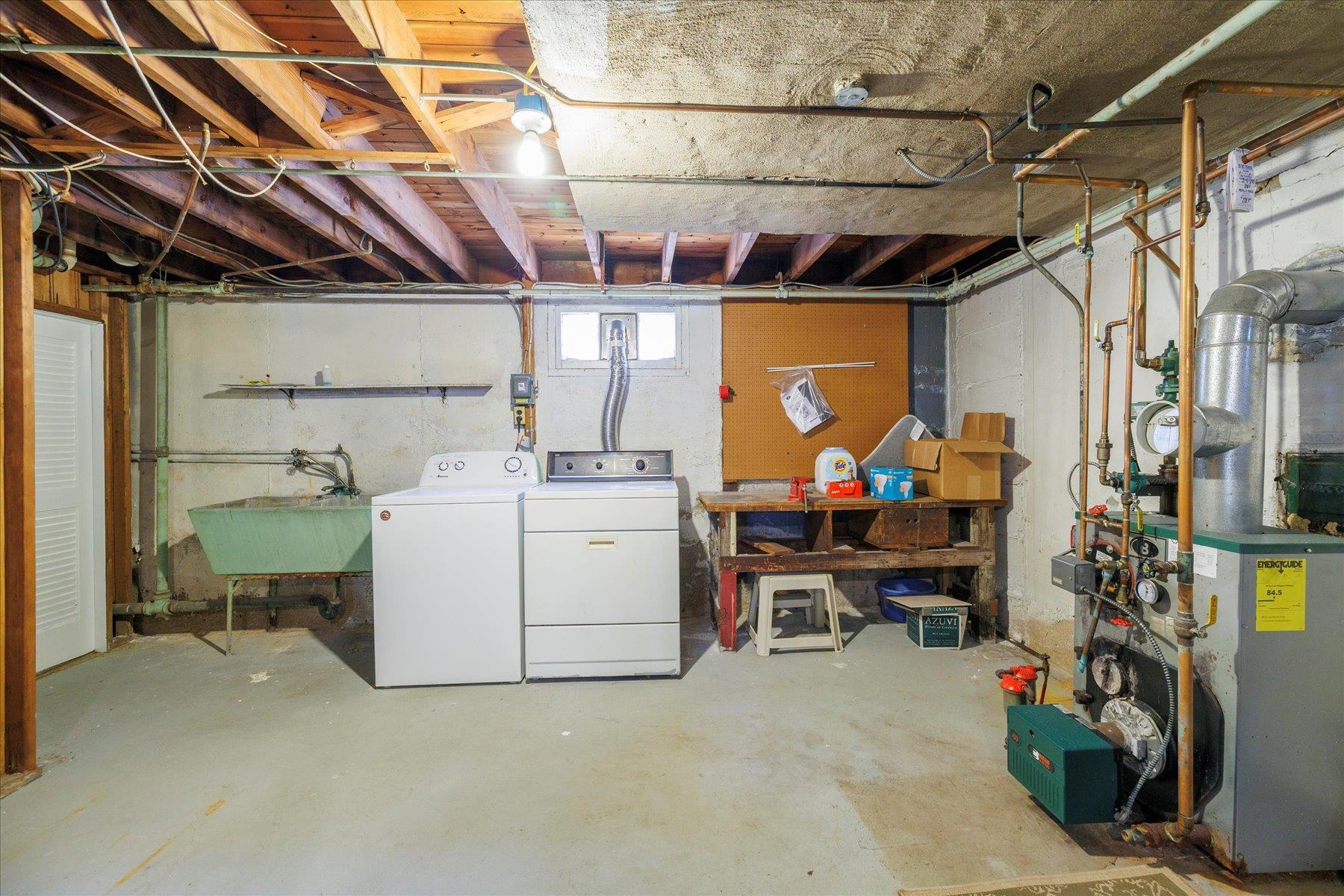 Single Family Poplar  Nassau County, NY 11001, MLS-852681-22