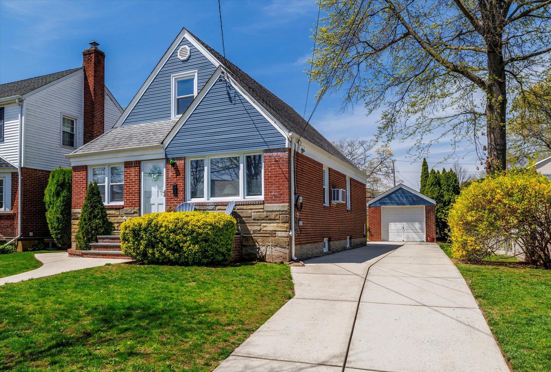 Single Family Poplar  Nassau County, NY 11001, MLS-852681-3