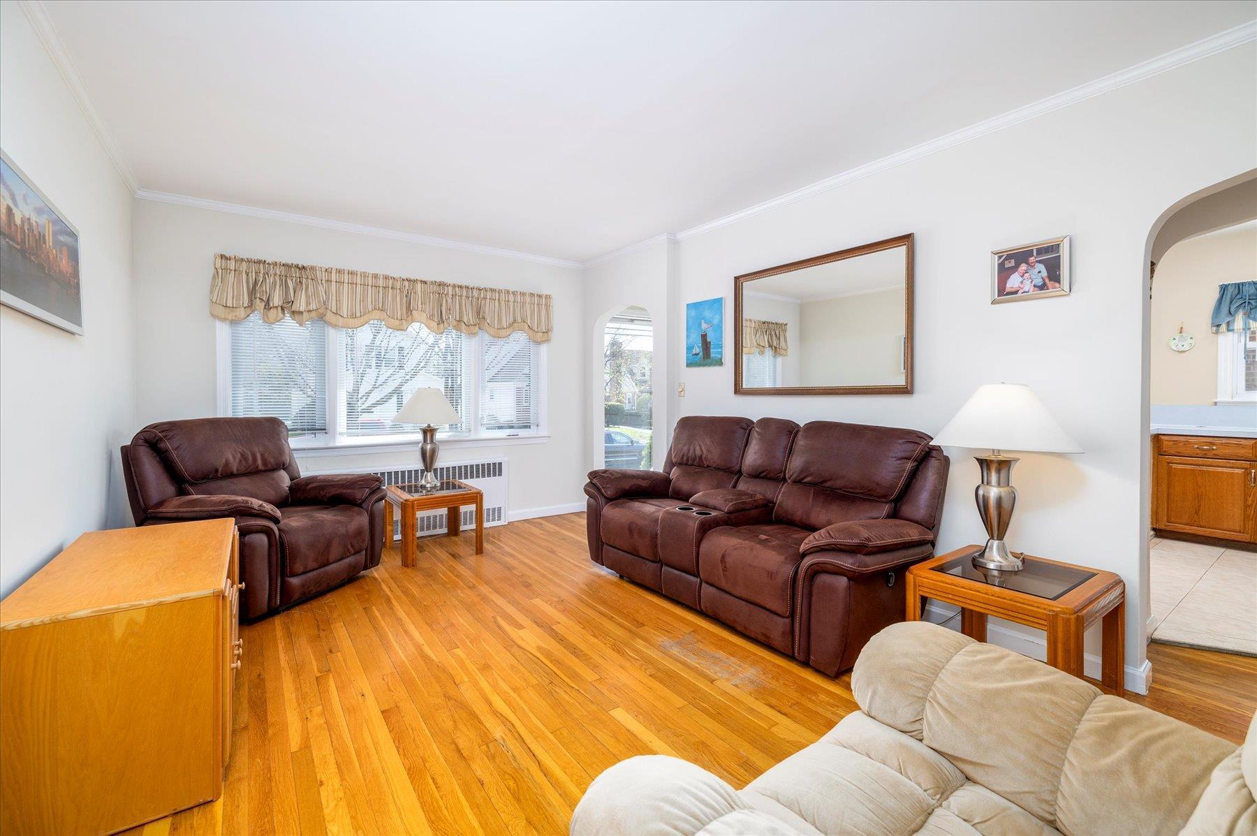 Single Family Poplar  Nassau County, NY 11001, MLS-852681-7