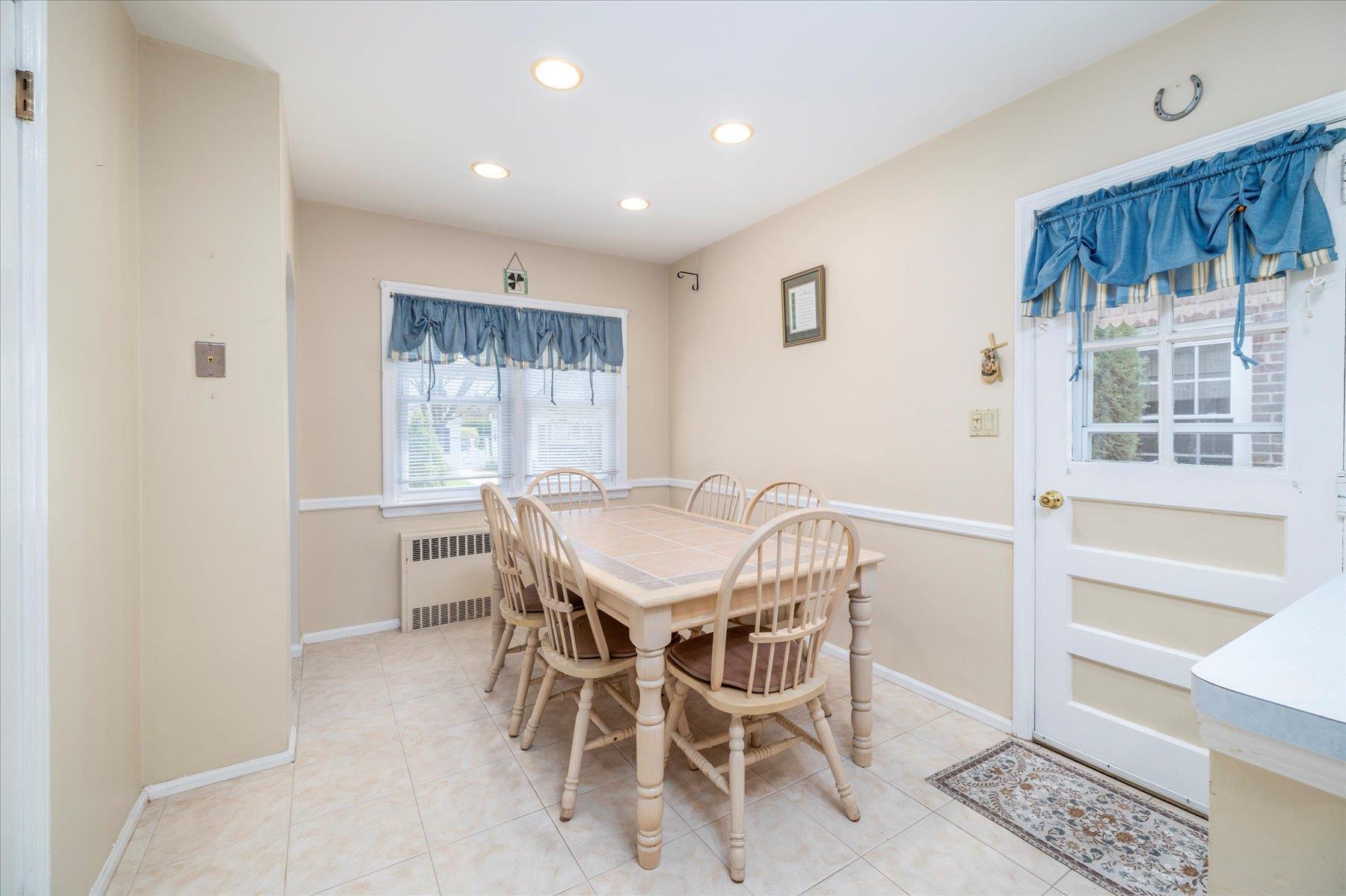 Single Family Poplar  Nassau County, NY 11001, MLS-852681-9