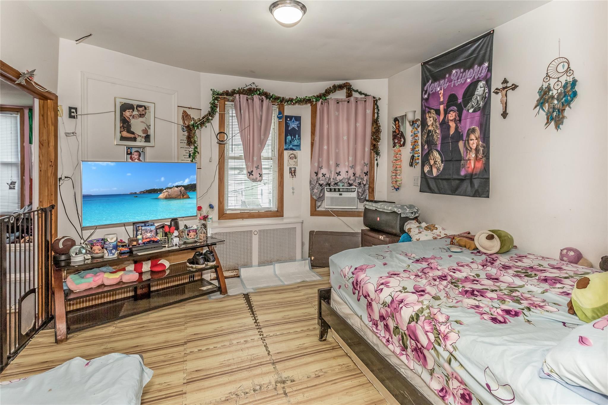 Single Family 130th  Queens, NY 11356, MLS-852682-10