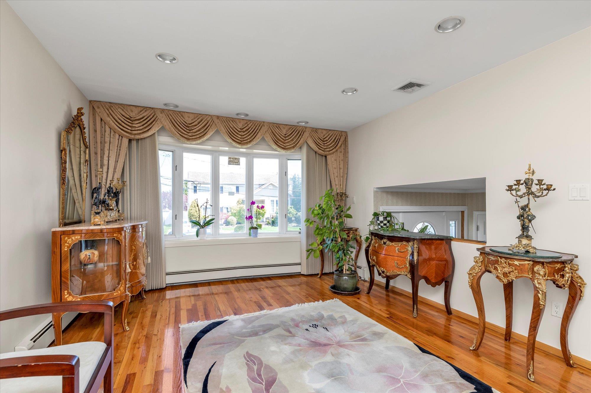 Single Family Wanamaker  Nassau County, NY 11572, MLS-852707-12