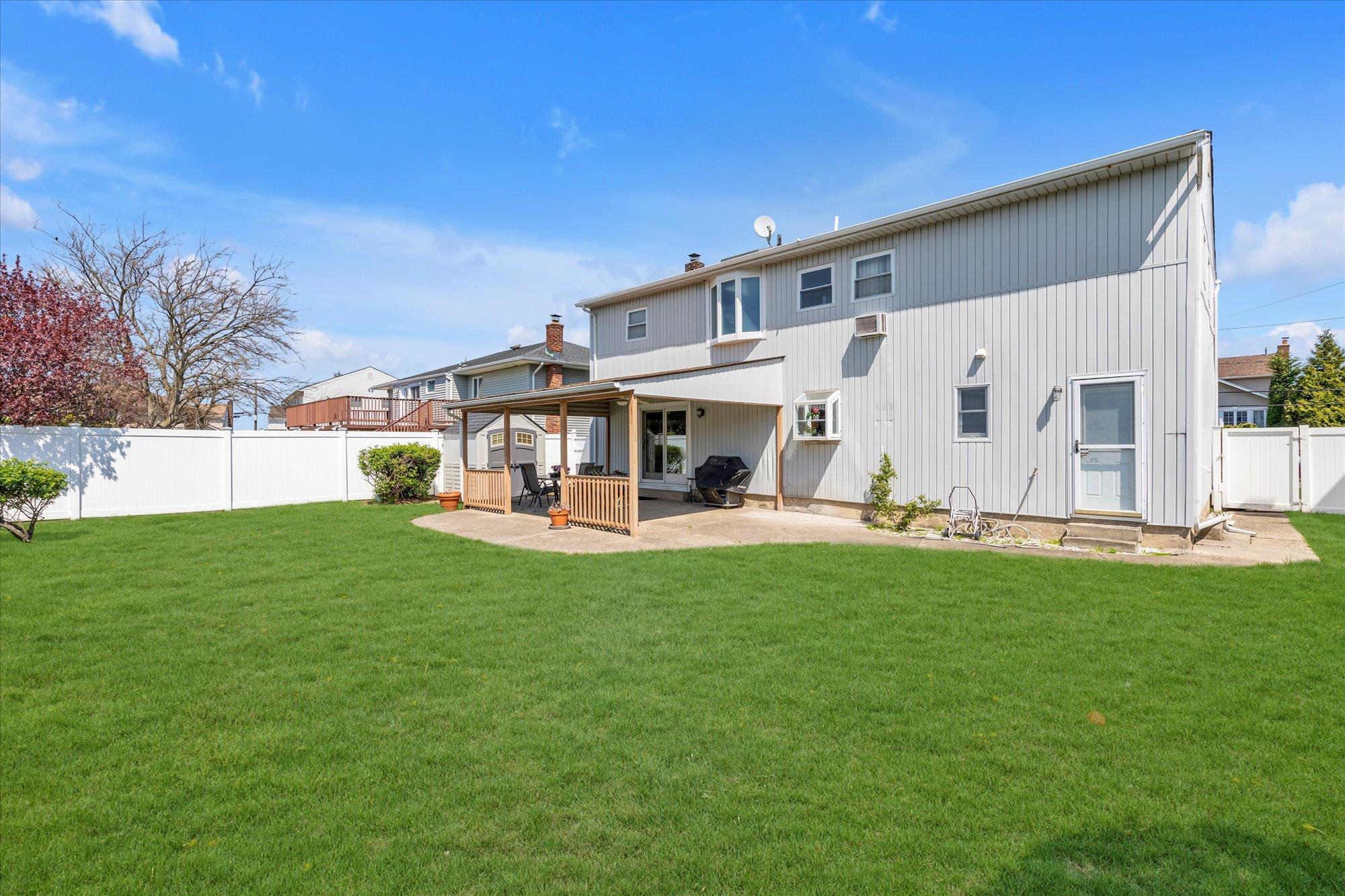 Single Family Wanamaker  Nassau County, NY 11572, MLS-852707-23