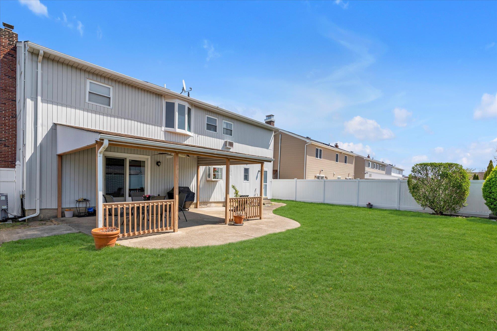 Single Family Wanamaker  Nassau County, NY 11572, MLS-852707-24