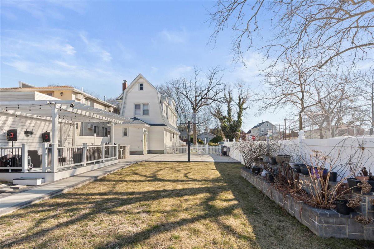 Single Family 192nd  Queens, NY 11412, MLS-852709-24