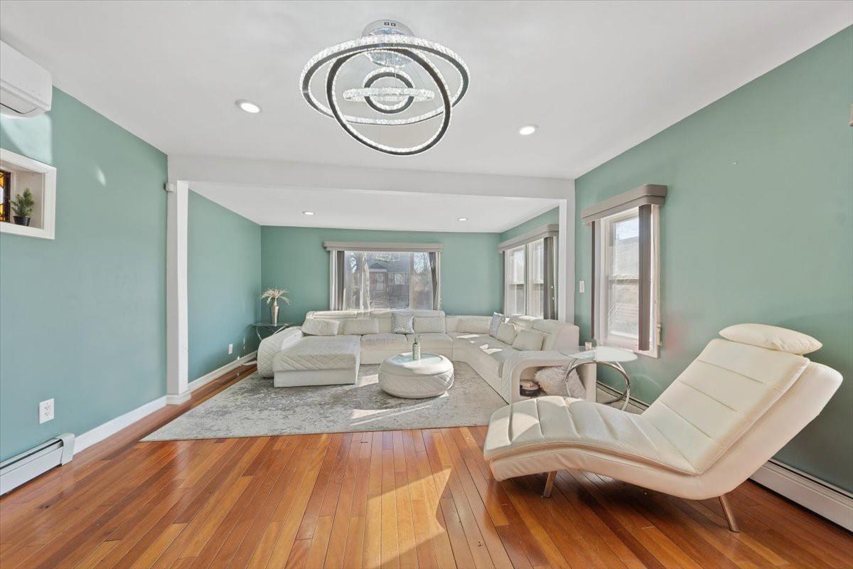 Single Family 192nd  Queens, NY 11412, MLS-852709-4