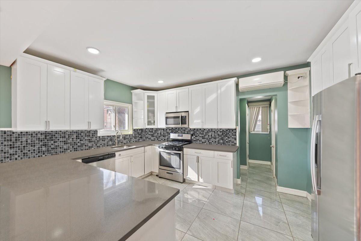 Single Family 192nd  Queens, NY 11412, MLS-852709-9