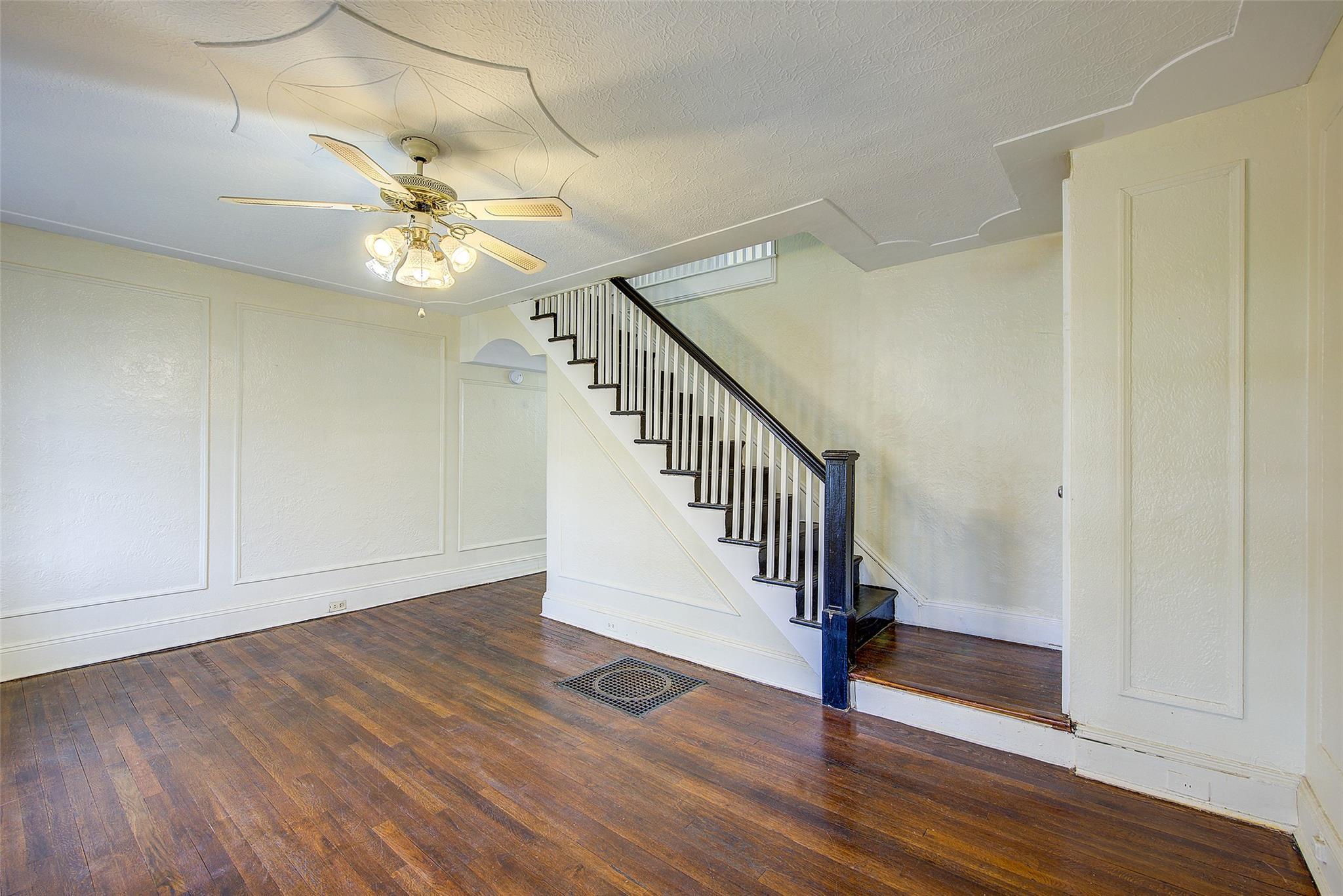 Single Family 54th  Queens, NY 11377, MLS-852742-10