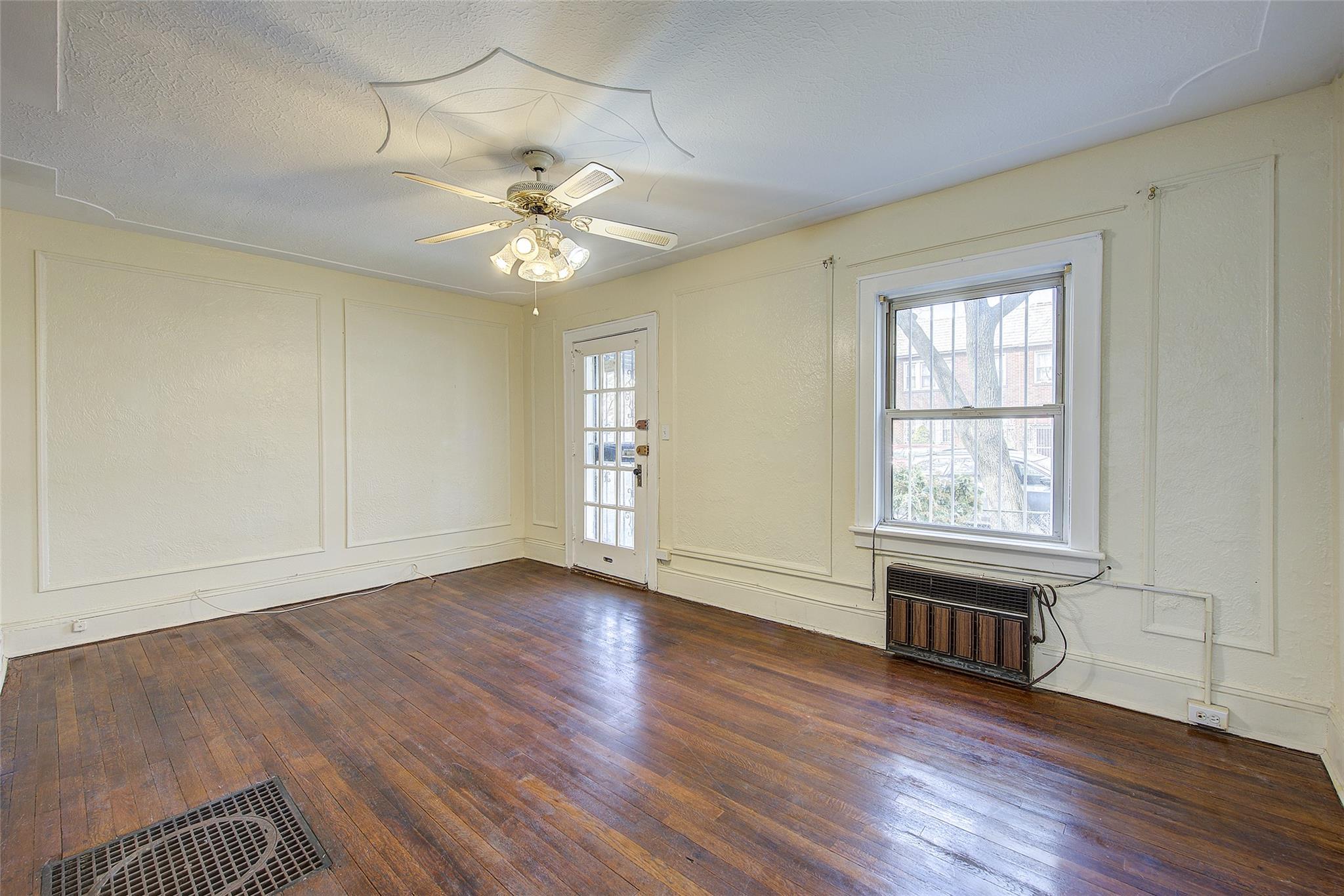Single Family 54th  Queens, NY 11377, MLS-852742-2