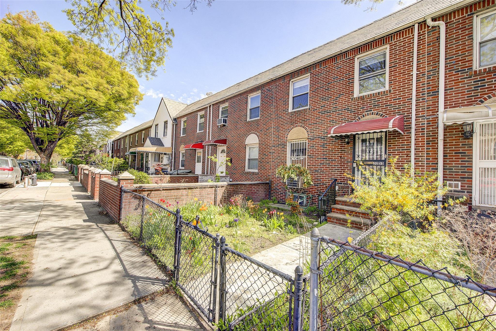 Single Family 54th  Queens, NY 11377, MLS-852742-28