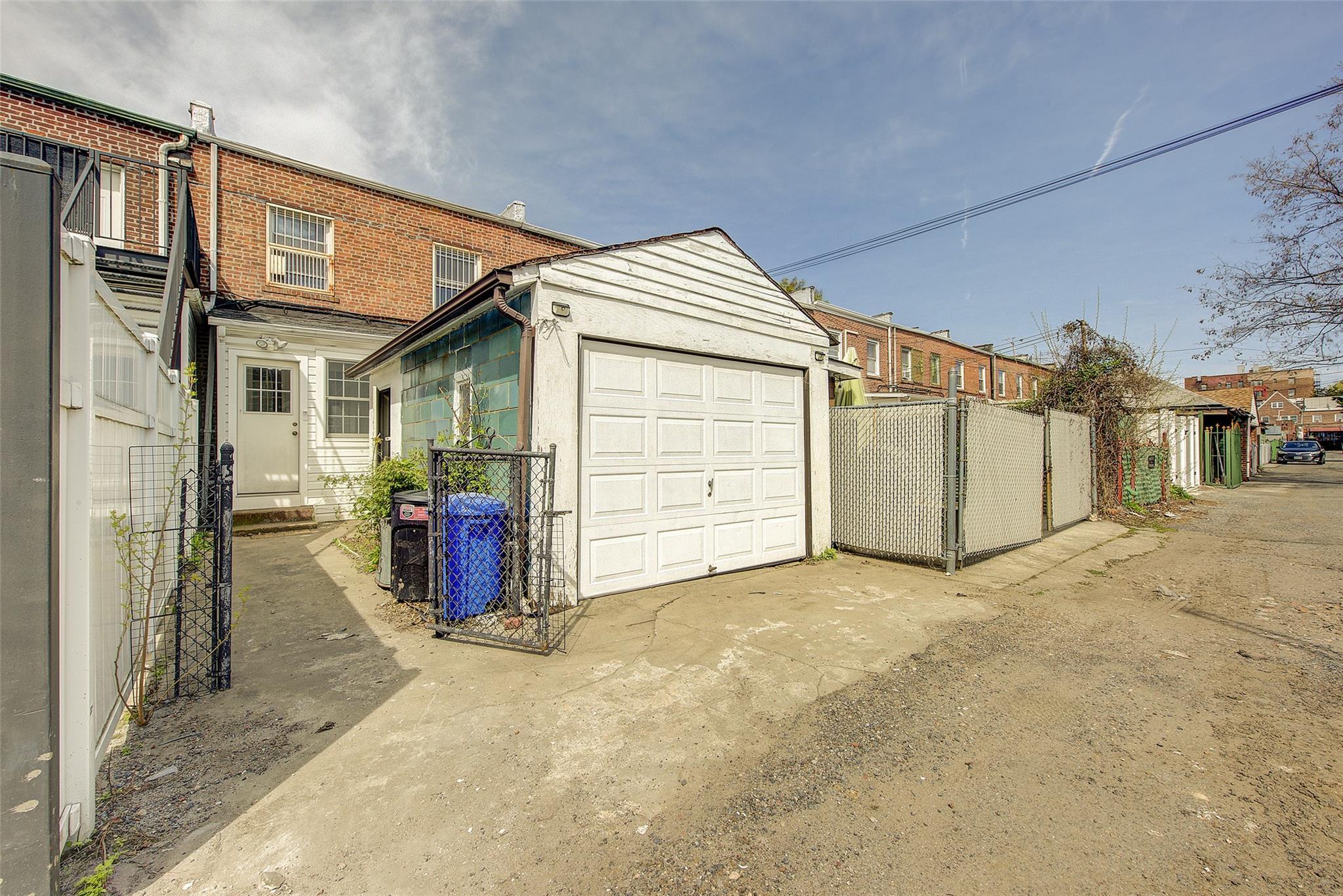 Single Family 54th  Queens, NY 11377, MLS-852742-30