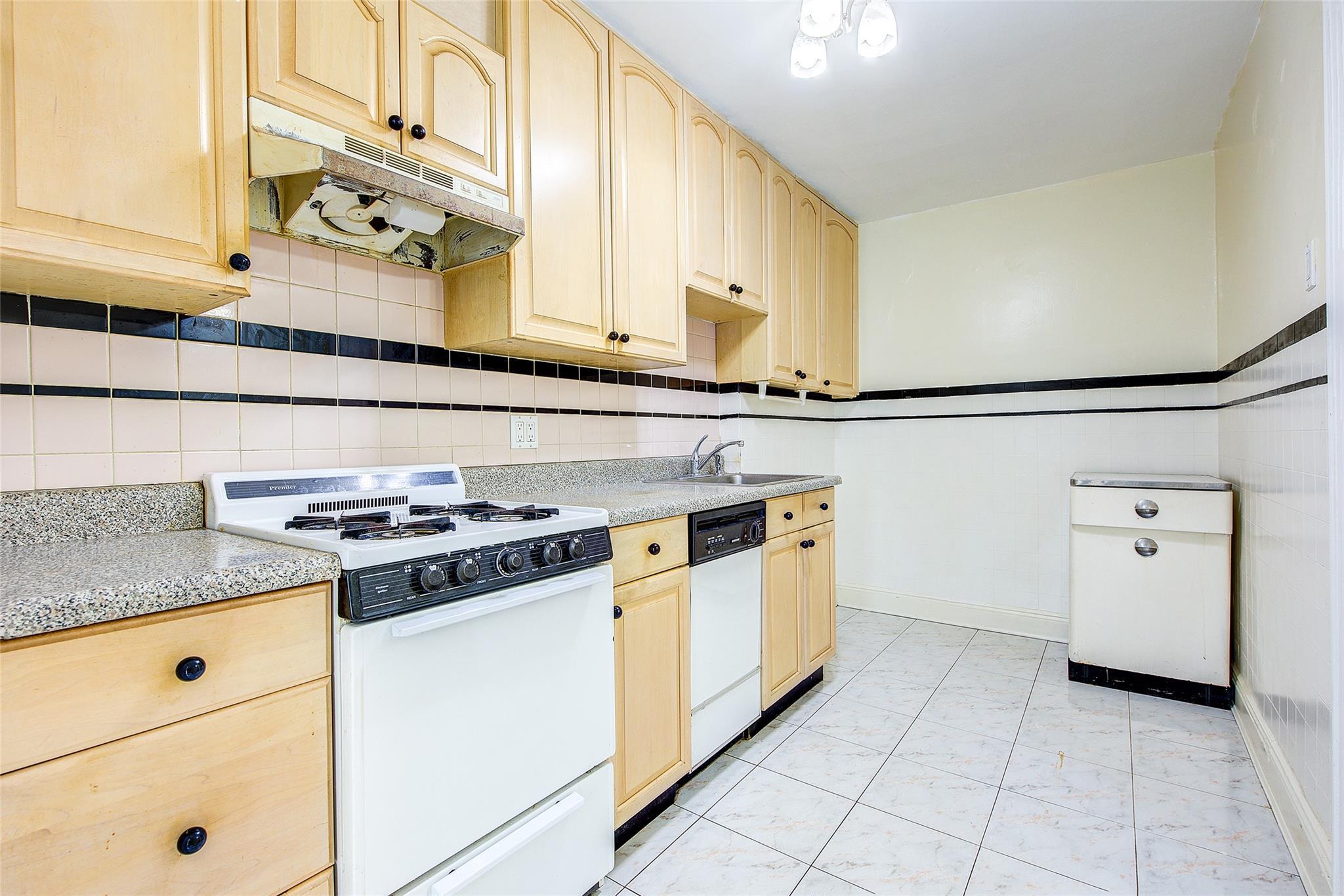Single Family 54th  Queens, NY 11377, MLS-852742-6